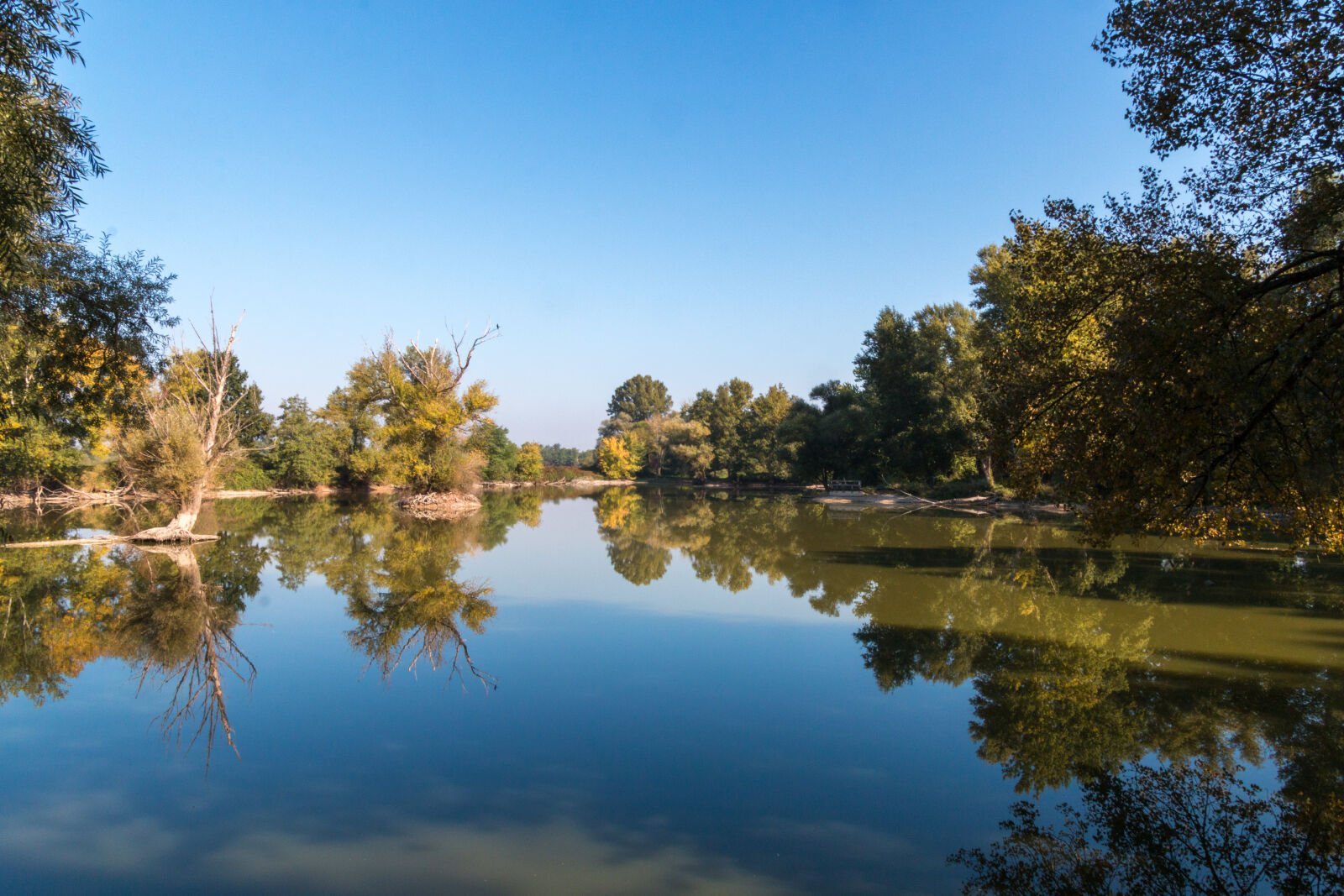 Canon EOS 70D sample photo. Automn, blue, sky, lake photography