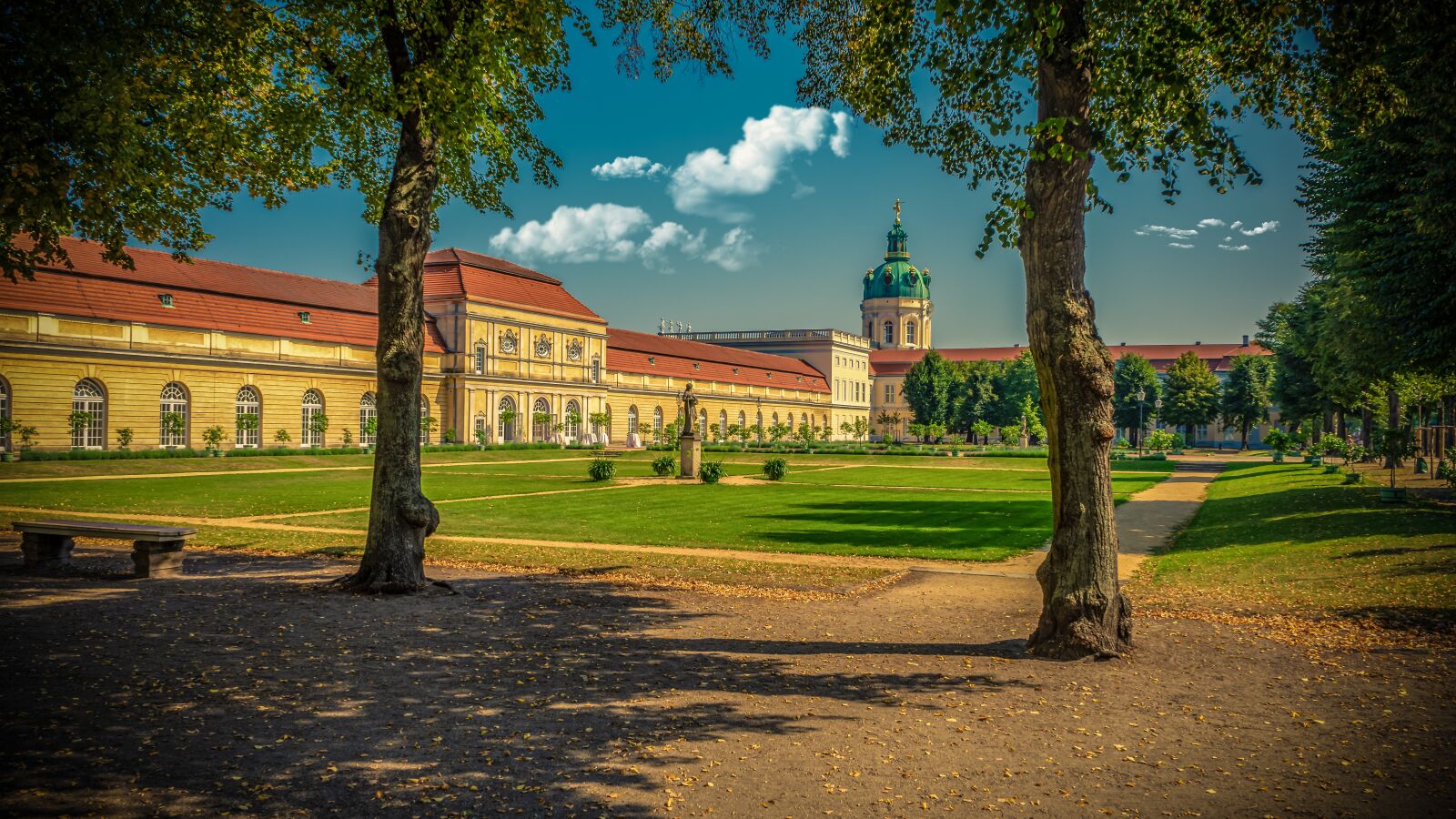 Sony FE 28-70mm F3.5-5.6 OSS sample photo. Castle, building, architecture photography