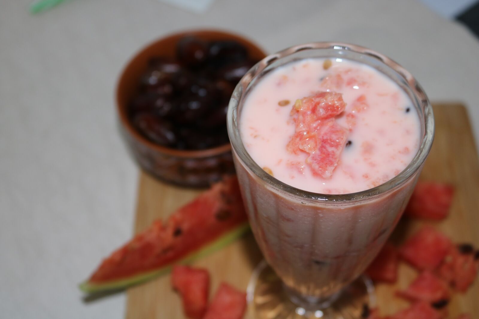 Canon EOS 750D (EOS Rebel T6i / EOS Kiss X8i) sample photo. Watermelon, juice, healthy photography