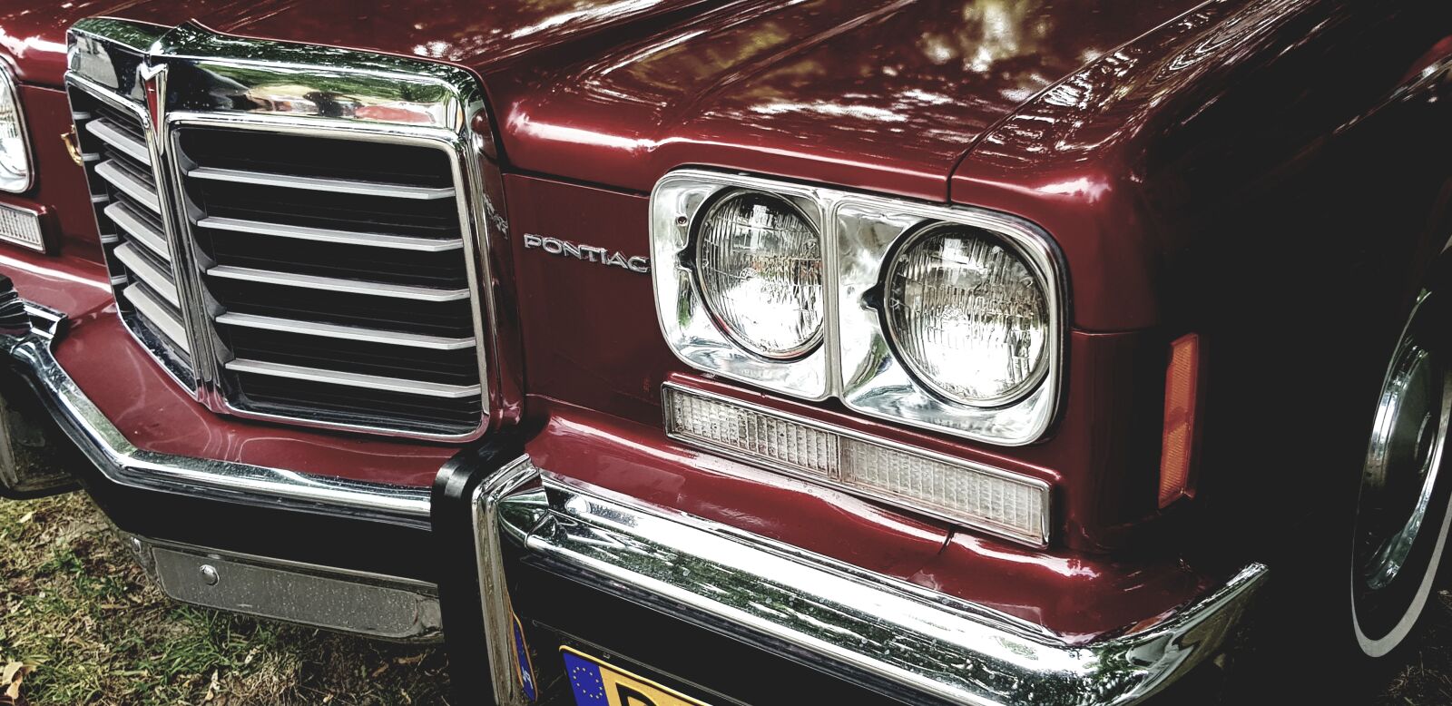 Samsung Galaxy S8 sample photo. Pontiac, the headlights, classic photography