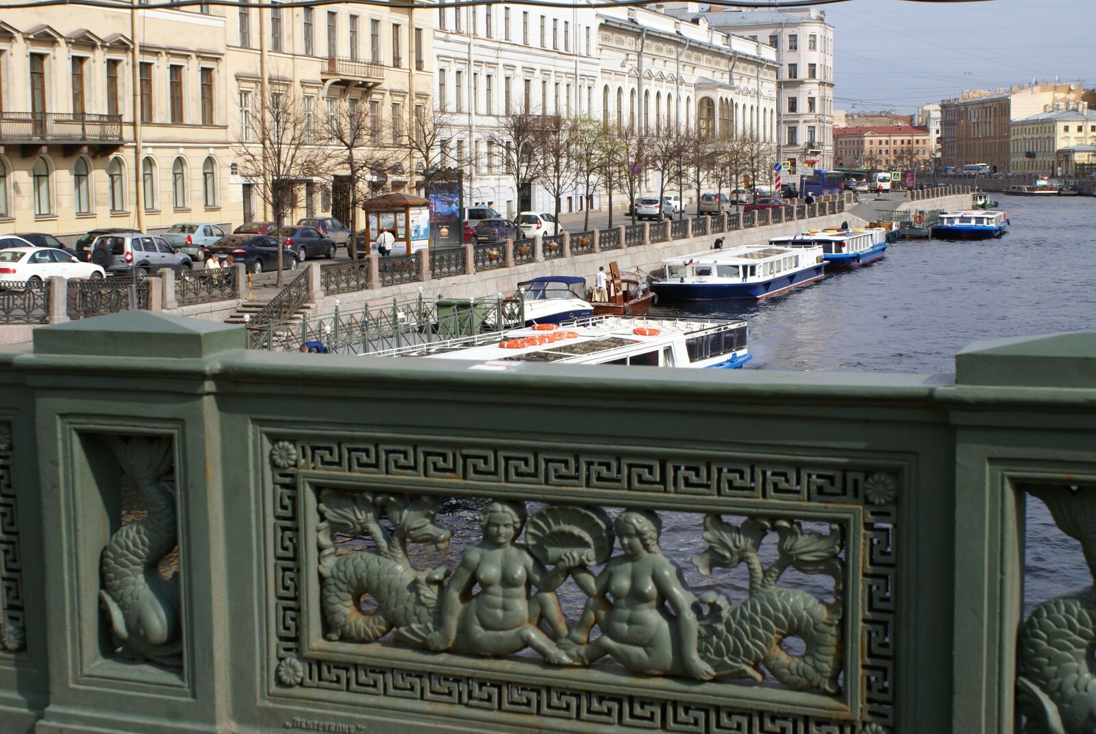 Sony Alpha DSLR-A100 sample photo. Bridge, neva, grille photography