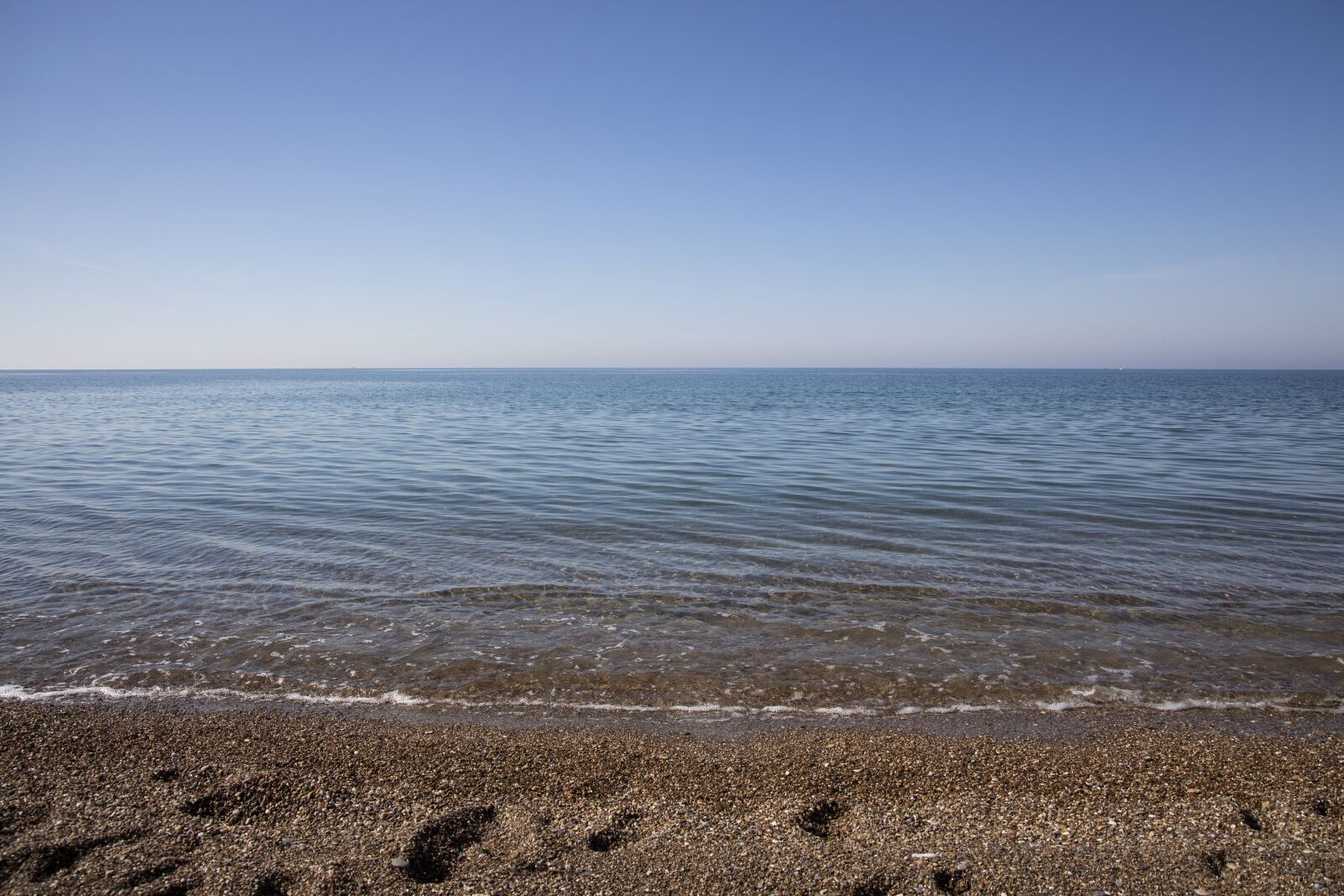 Canon RF 24-105mm F4L IS USM sample photo. Marine, beach, background photography