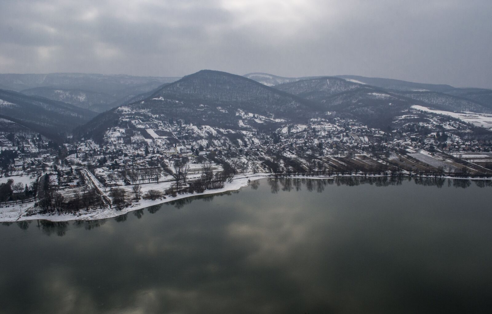 Nikon D3100 sample photo. Winter, river, reflection photography