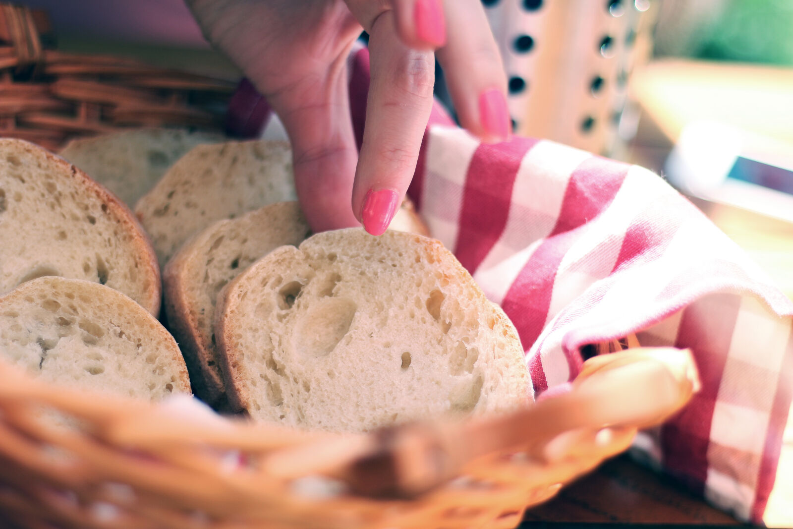 Canon EOS 70D + Canon EF 50mm F1.8 II sample photo. Baguette, bread, breakfast, sliced photography