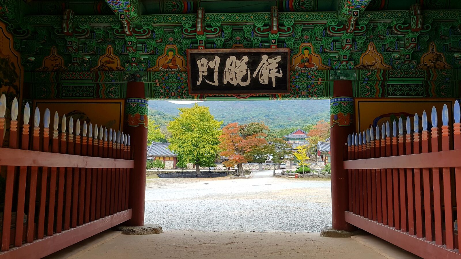 Samsung Galaxy S7 Edge sample photo. Section, temple, buddhism photography
