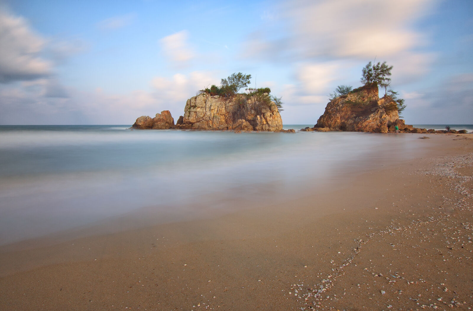 Canon EOS 50D sample photo. Beach, calm, clouds, island photography