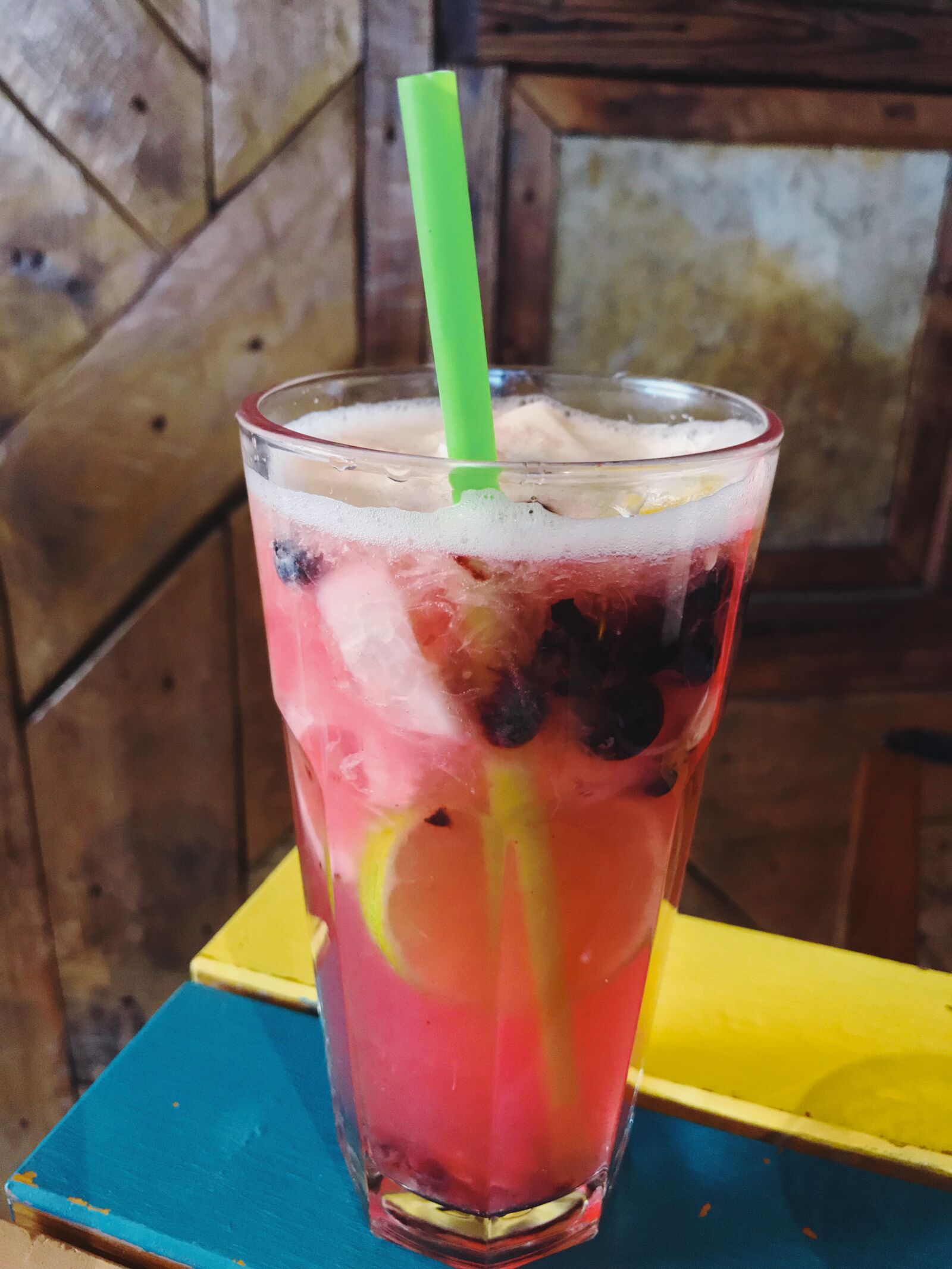 iPhone 7 back camera 3.99mm f/1.8 sample photo. Lemonade, fruits, summer photography
