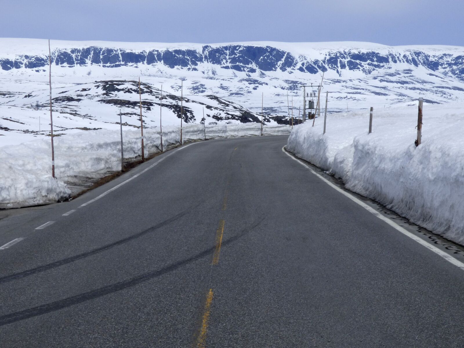 Panasonic DMC-FZ72 sample photo. Road, snow, landscape photography
