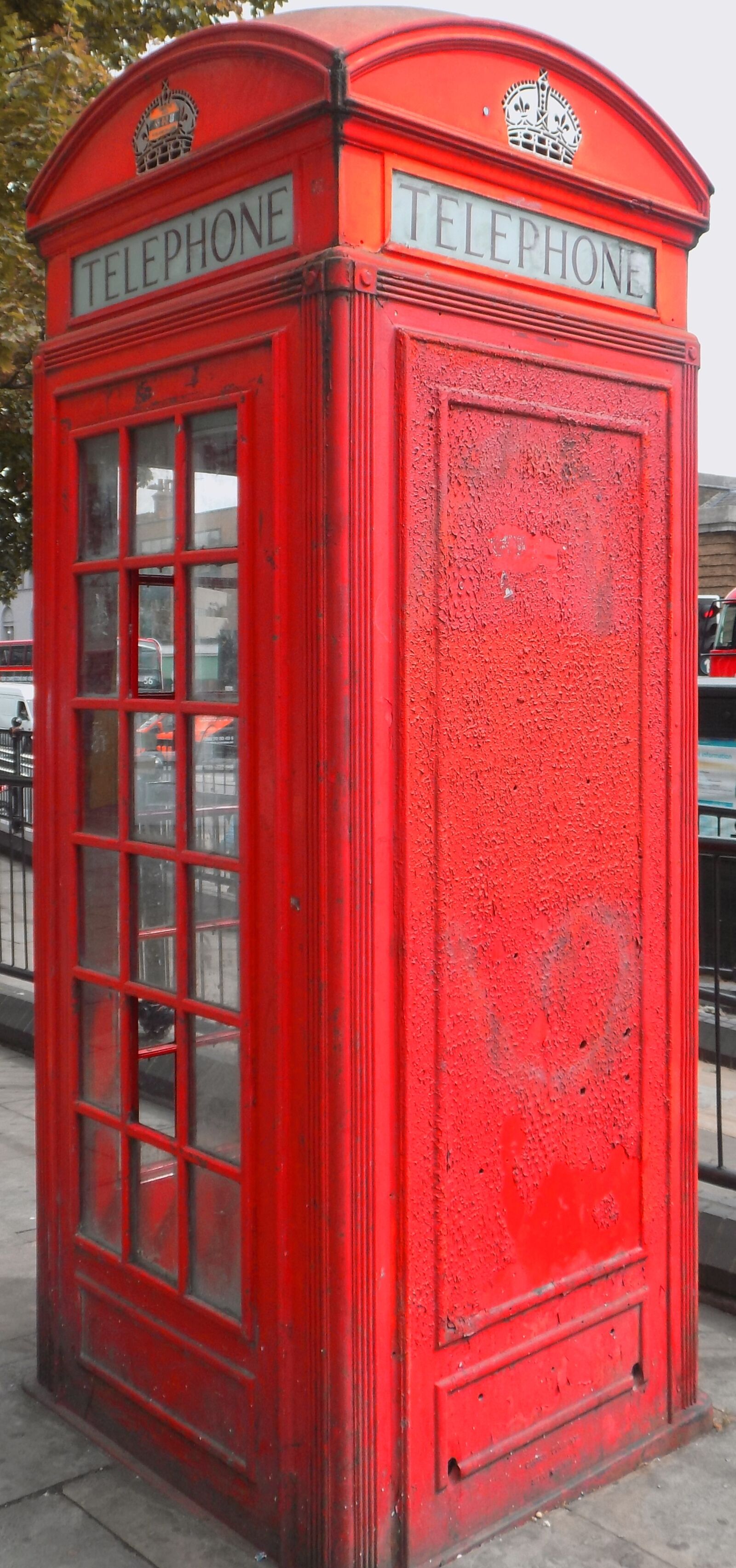 Nikon COOLPIX L340 sample photo. Phone booth, london, phone photography