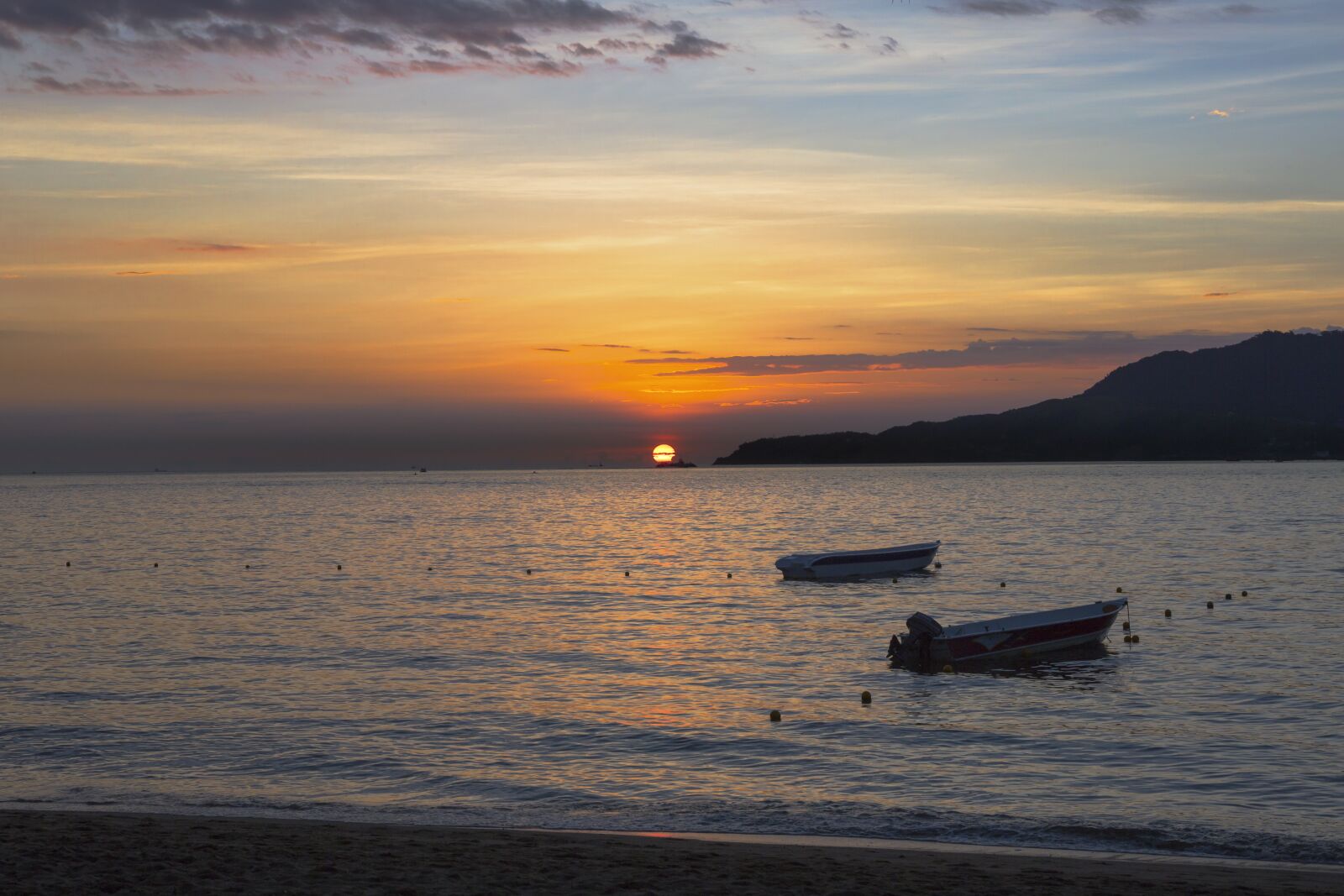Canon EF 24-70mm F2.8L USM sample photo. Sunset, sol, the sun photography