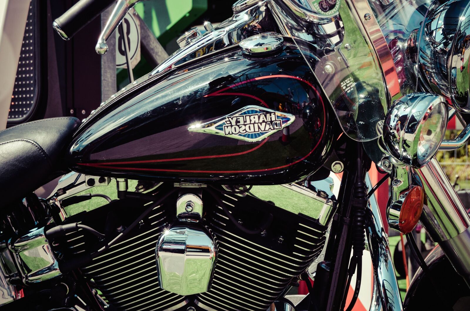 Nikon D5100 sample photo. Motorcycle, reservoir, chrome, headlight photography