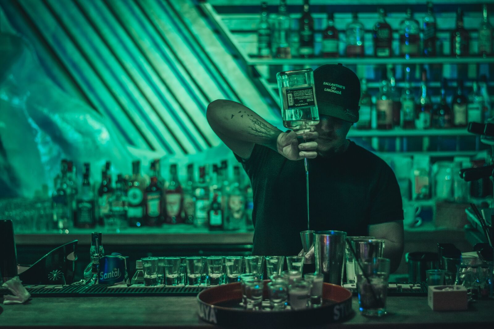 Nikon D3400 sample photo. Barman, green, drinks photography