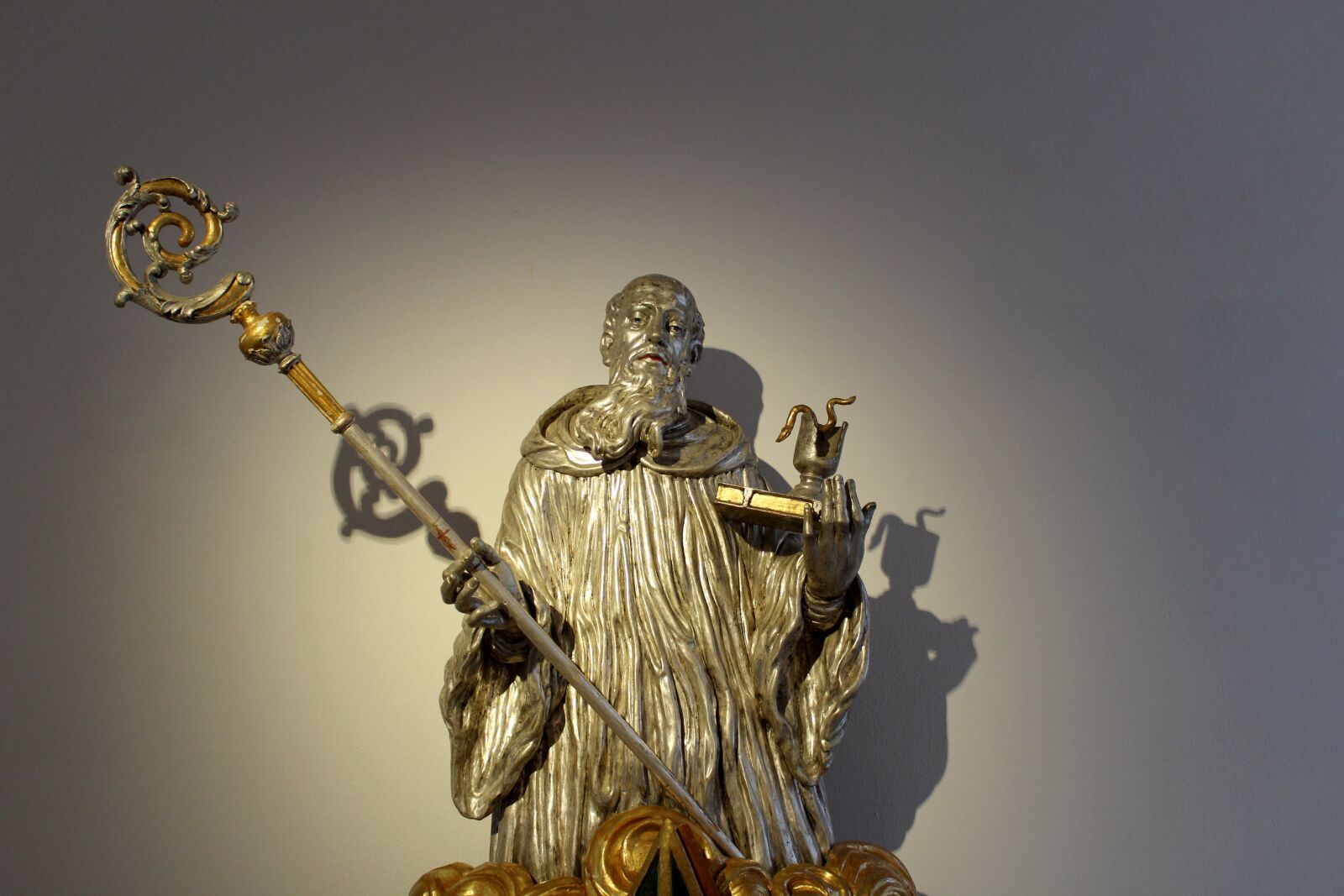 Canon EOS 1300D (EOS Rebel T6 / EOS Kiss X80) sample photo. Monastery irsee, sculpture, abbot photography