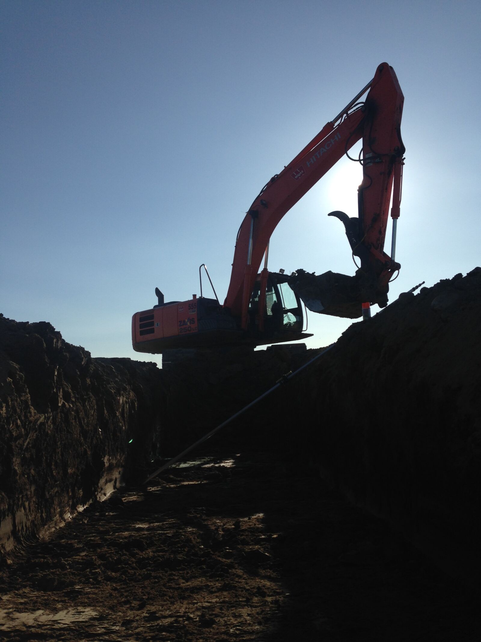 iPhone 5c back camera 4.12mm f/2.4 sample photo. Excavator, hoe photography