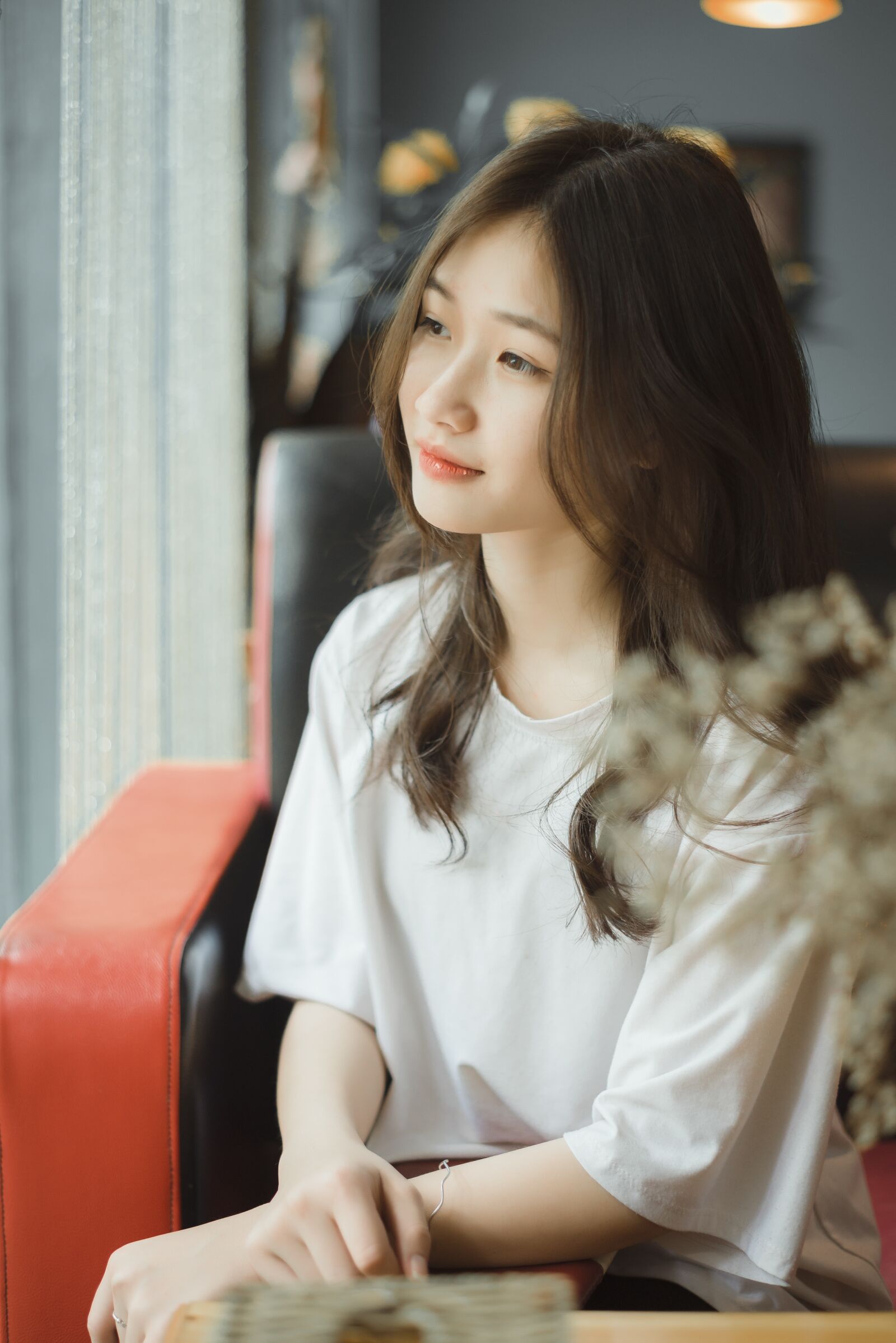 Nikon D750 sample photo. Girl, alone, thinking photography