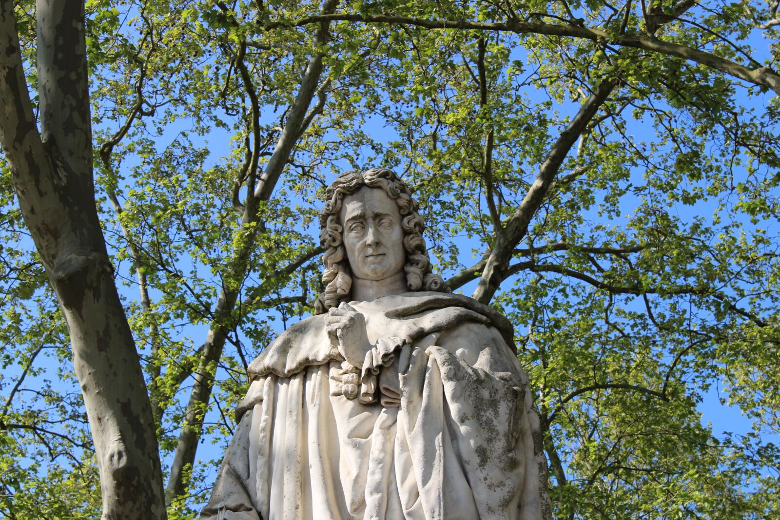 Canon EOS 1300D (EOS Rebel T6 / EOS Kiss X80) sample photo. Montesquieu, philosopher, bordeaux photography
