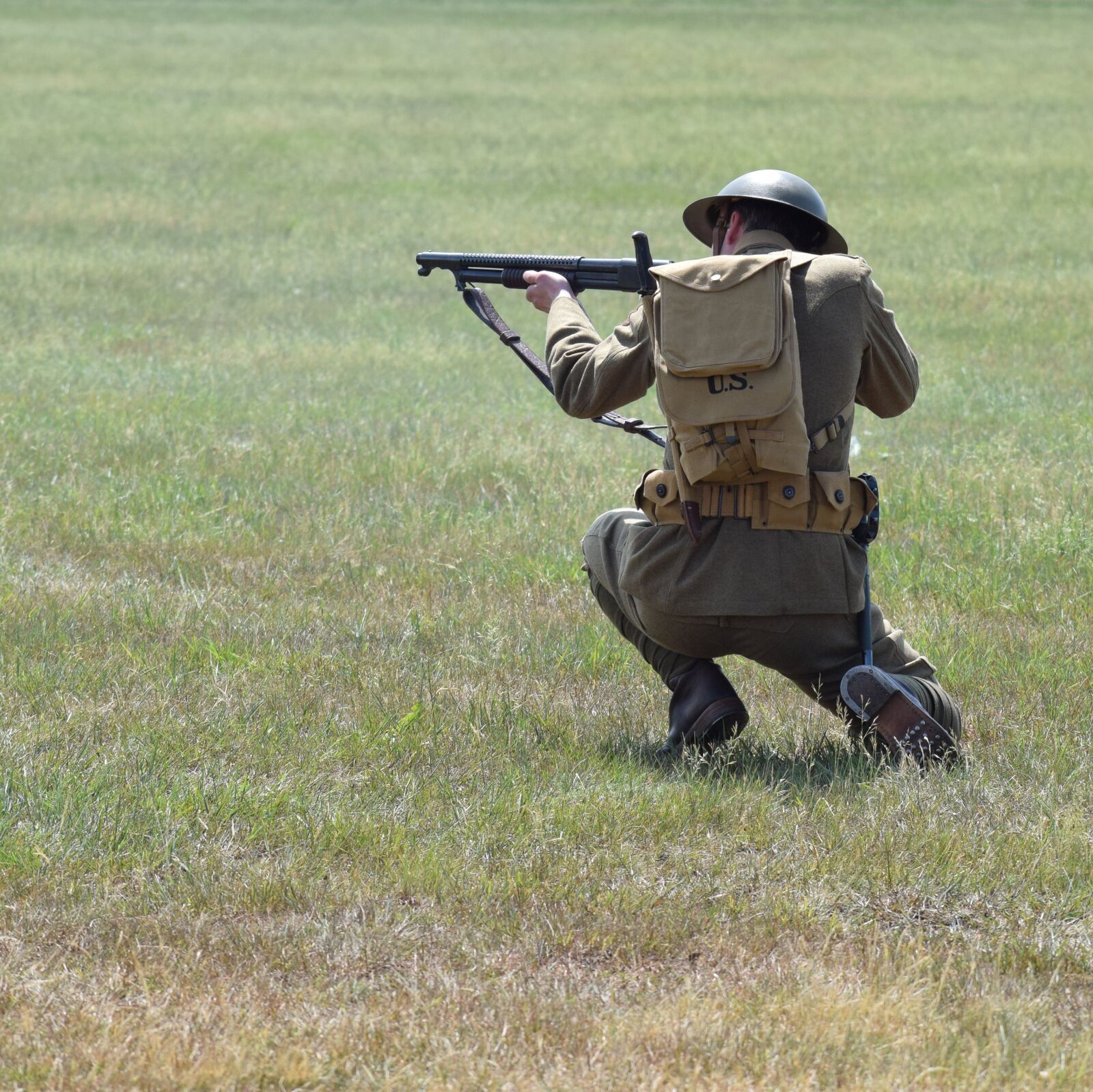 Nikon D5300 sample photo. Soldier, rifle, uniform photography