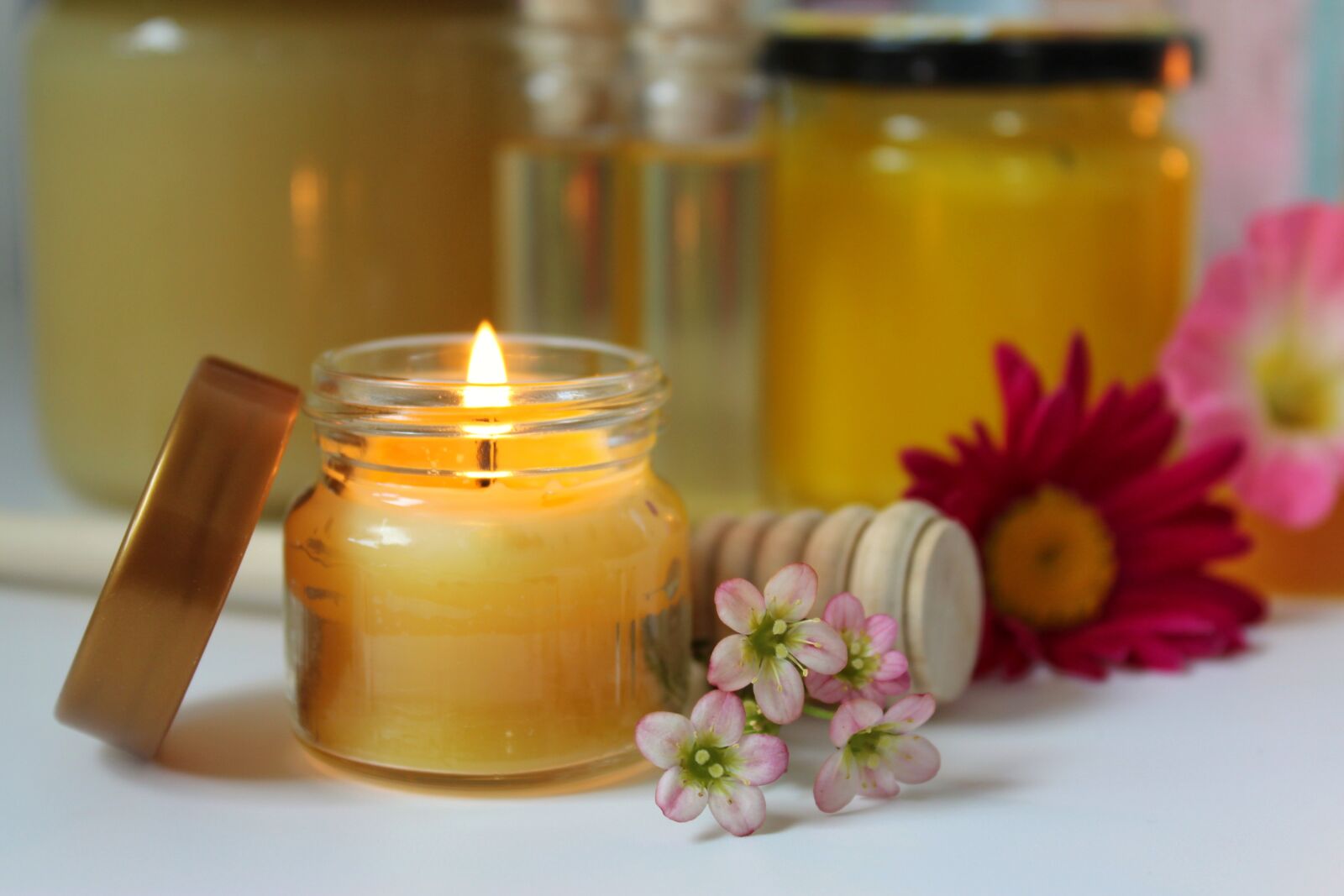Canon EOS 1300D (EOS Rebel T6 / EOS Kiss X80) sample photo. Beeswax candle, beeswax, honey photography