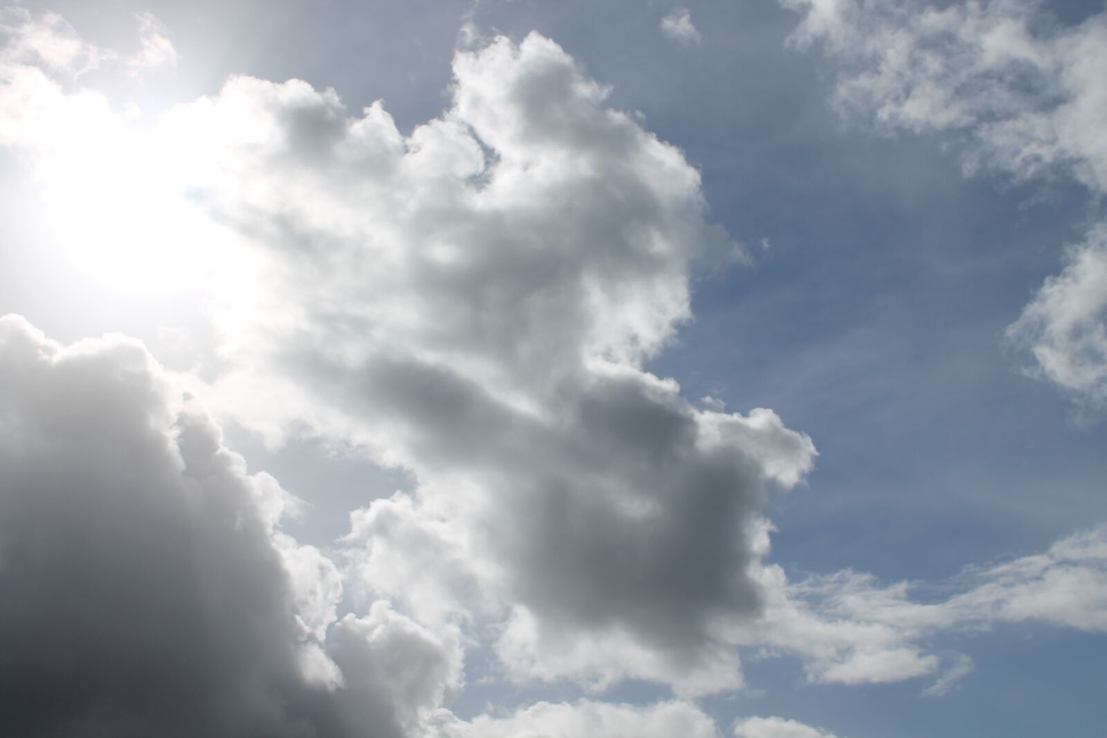 Canon EOS 1100D (EOS Rebel T3 / EOS Kiss X50) sample photo. Cloud, sky, sun photography
