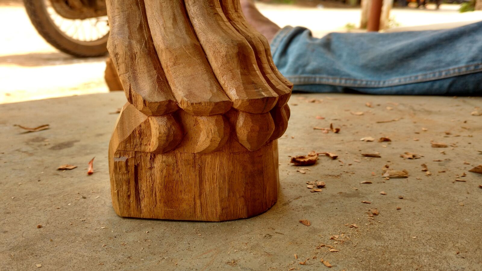 Motorola Moto X Play sample photo. Wood, carving, lion leg photography