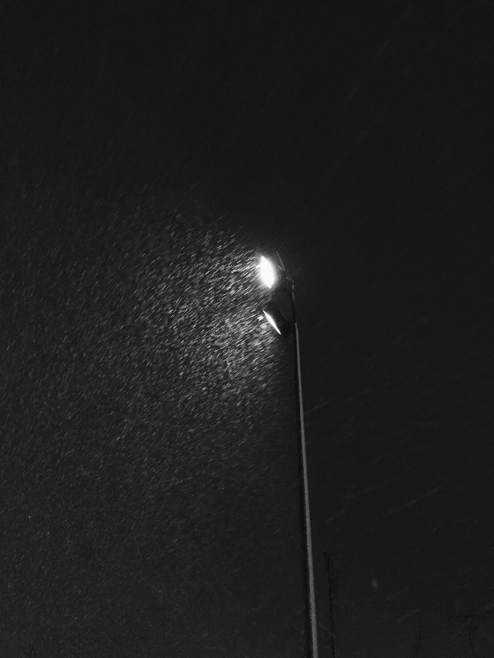 Apple iPhone 6 sample photo. Night photography