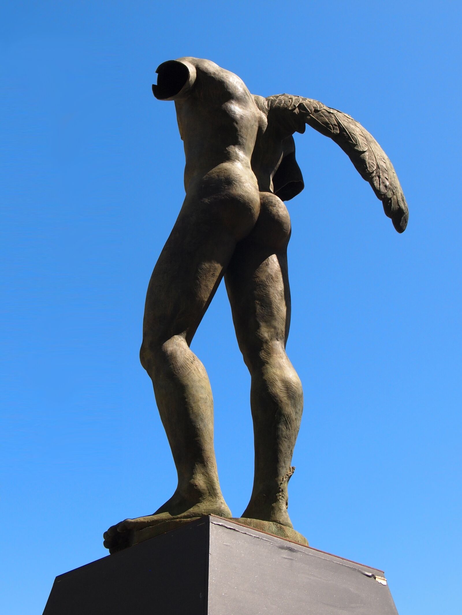 Olympus PEN E-PL1 sample photo. Statue, monument, work photography