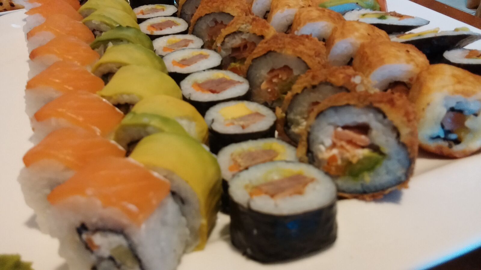 LG G2 sample photo. Sushi, yummy, delicious photography