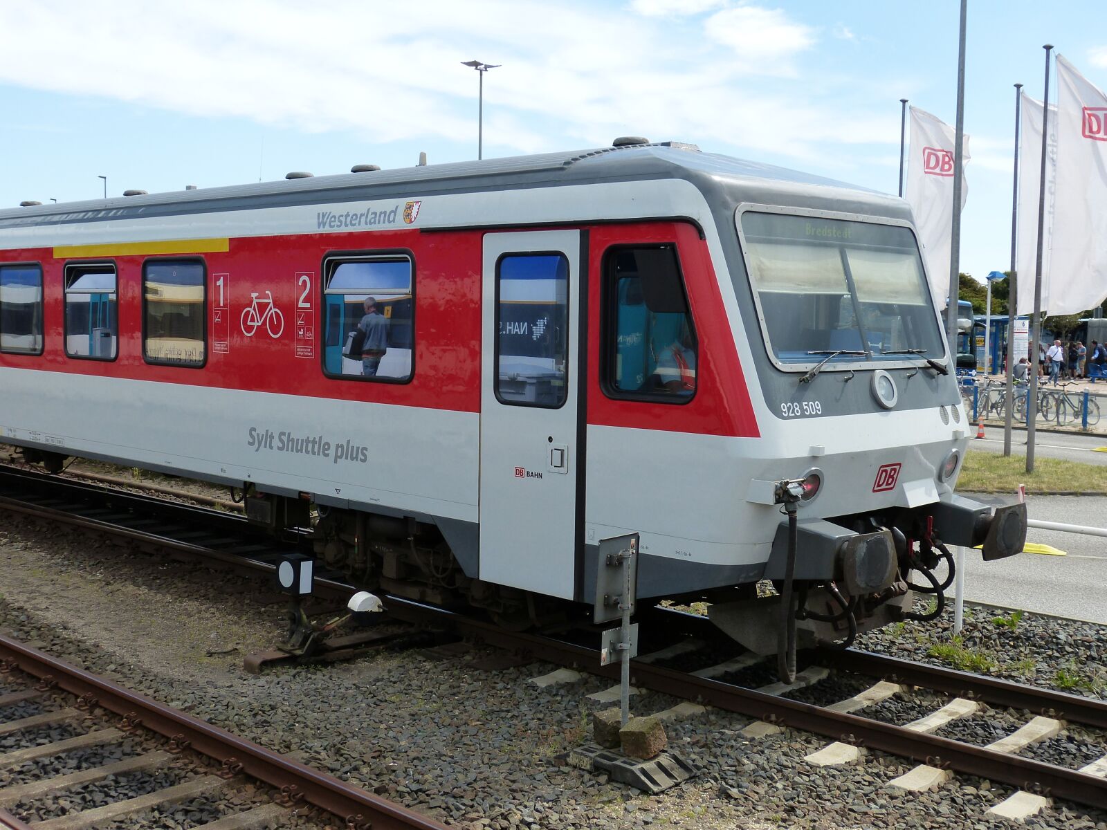 Panasonic Lumix DMC-FZ150 sample photo. Railway, railway station, locomotive photography