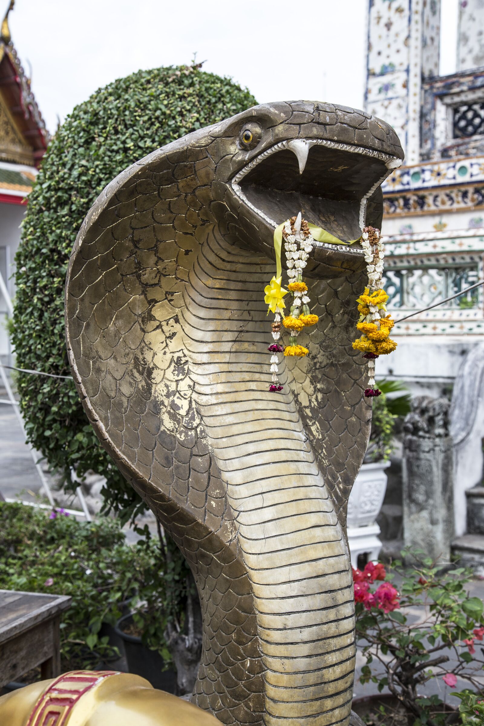 Canon EOS 6D + Canon EF 24-105mm F4L IS USM sample photo. Temple, statue, historic photography
