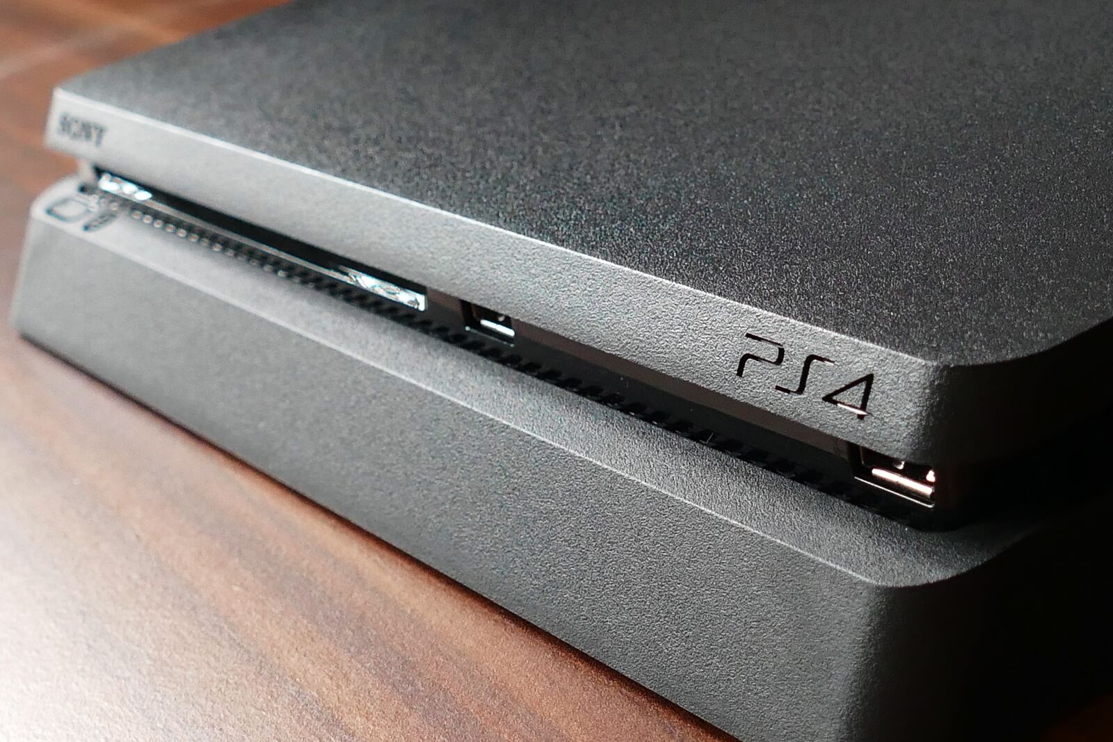 Panasonic Lumix DMC-FZ1000 sample photo. Ps4, playstation, playstation 4 photography