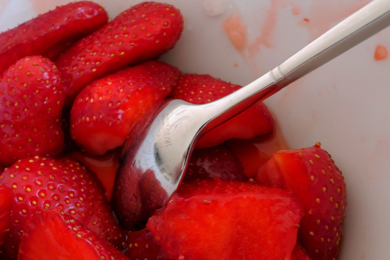 Panasonic Lumix DMC-LX10 (Lumix DMC-LX15) sample photo. Strawberry, fruit, dessert photography