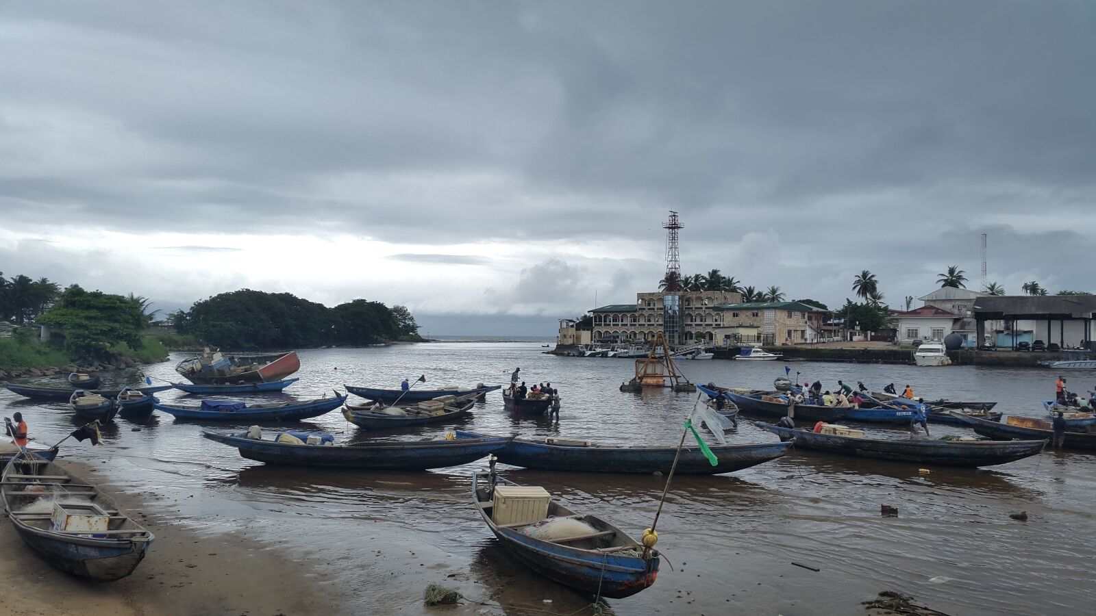 Samsung Galaxy S5 sample photo. Cameroon, fishing village, village photography
