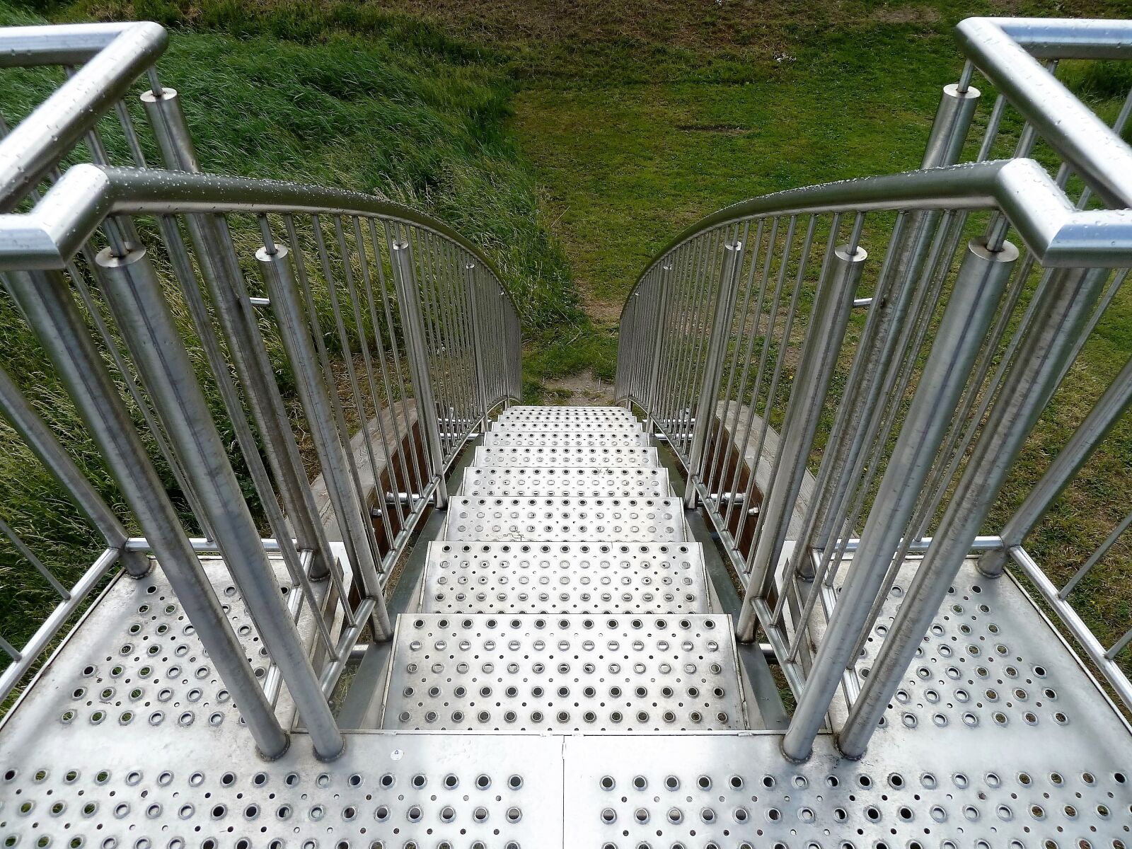 Panasonic Lumix DMC-ZS5 (Lumix DMC-TZ8) sample photo. Bridge, iron, construction photography
