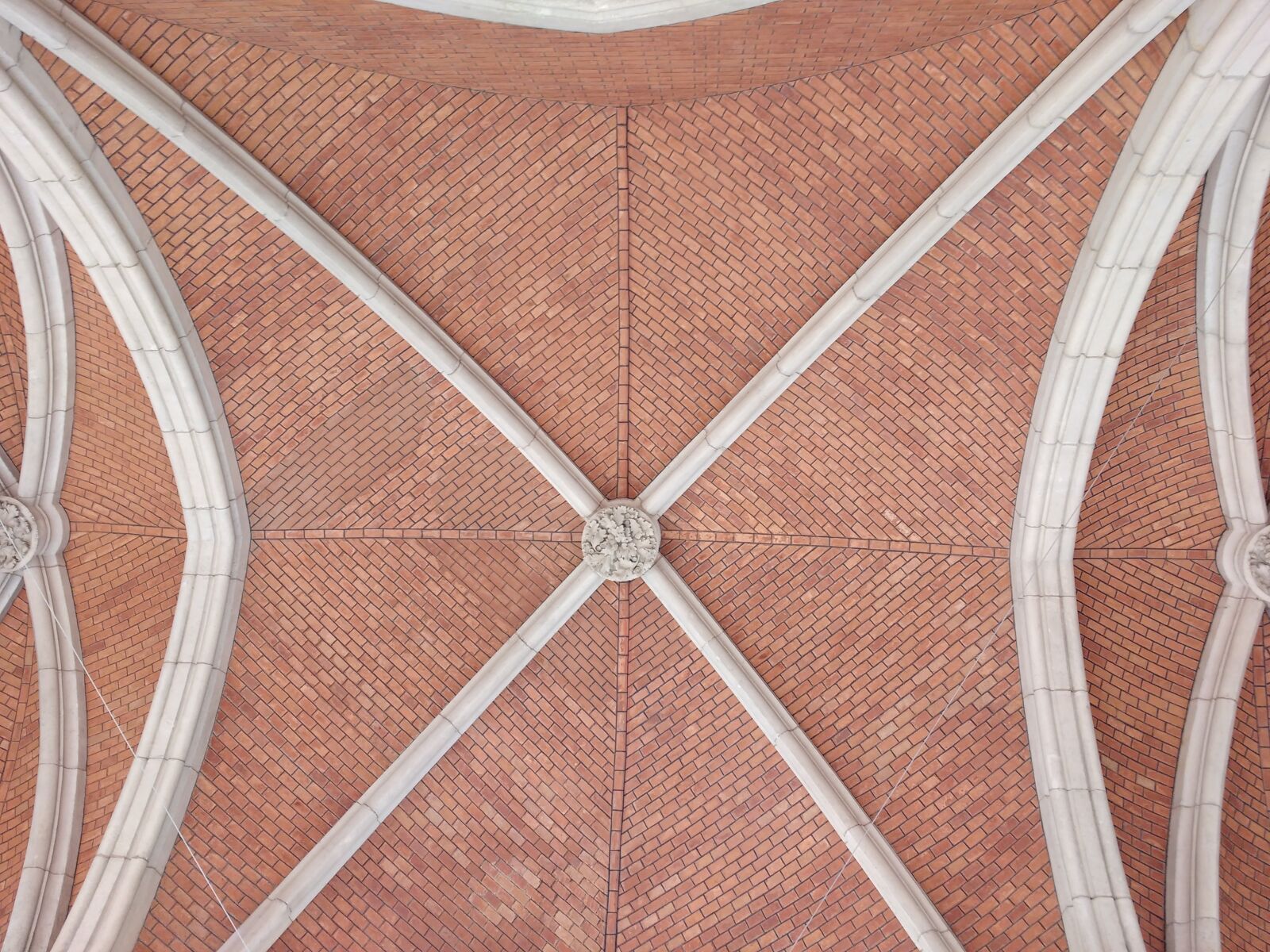 Motorola MotoG3 sample photo. Vault, brick, arch photography