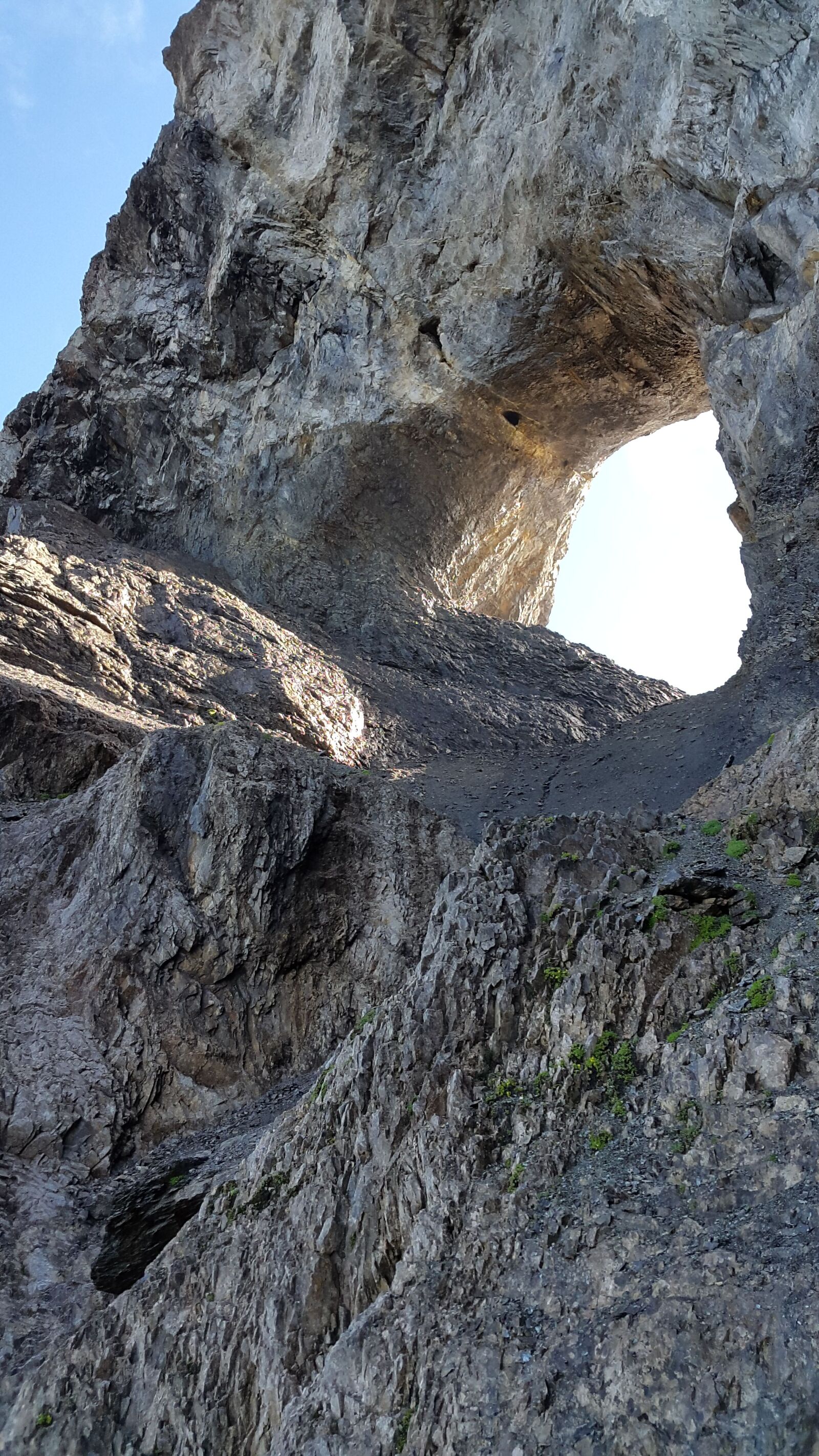 Samsung Galaxy Alpha sample photo. Hiking, mountain, sun photography