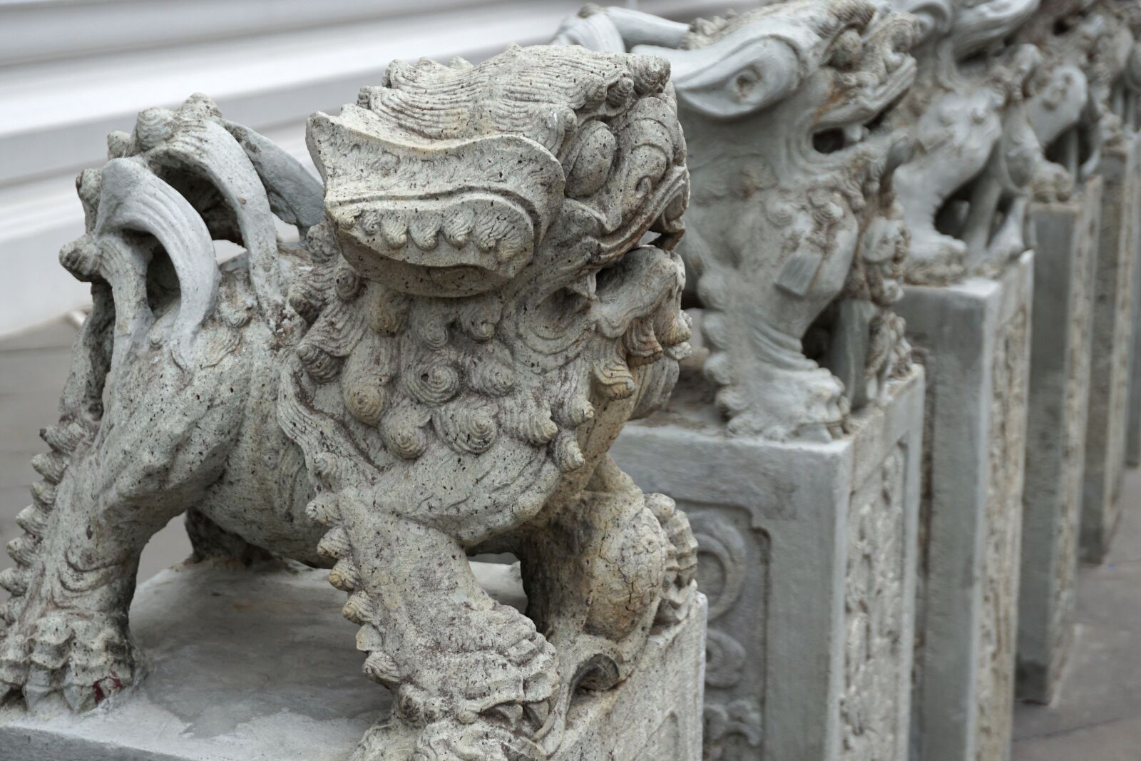Sony a6000 sample photo. Statue, chinese, temple photography