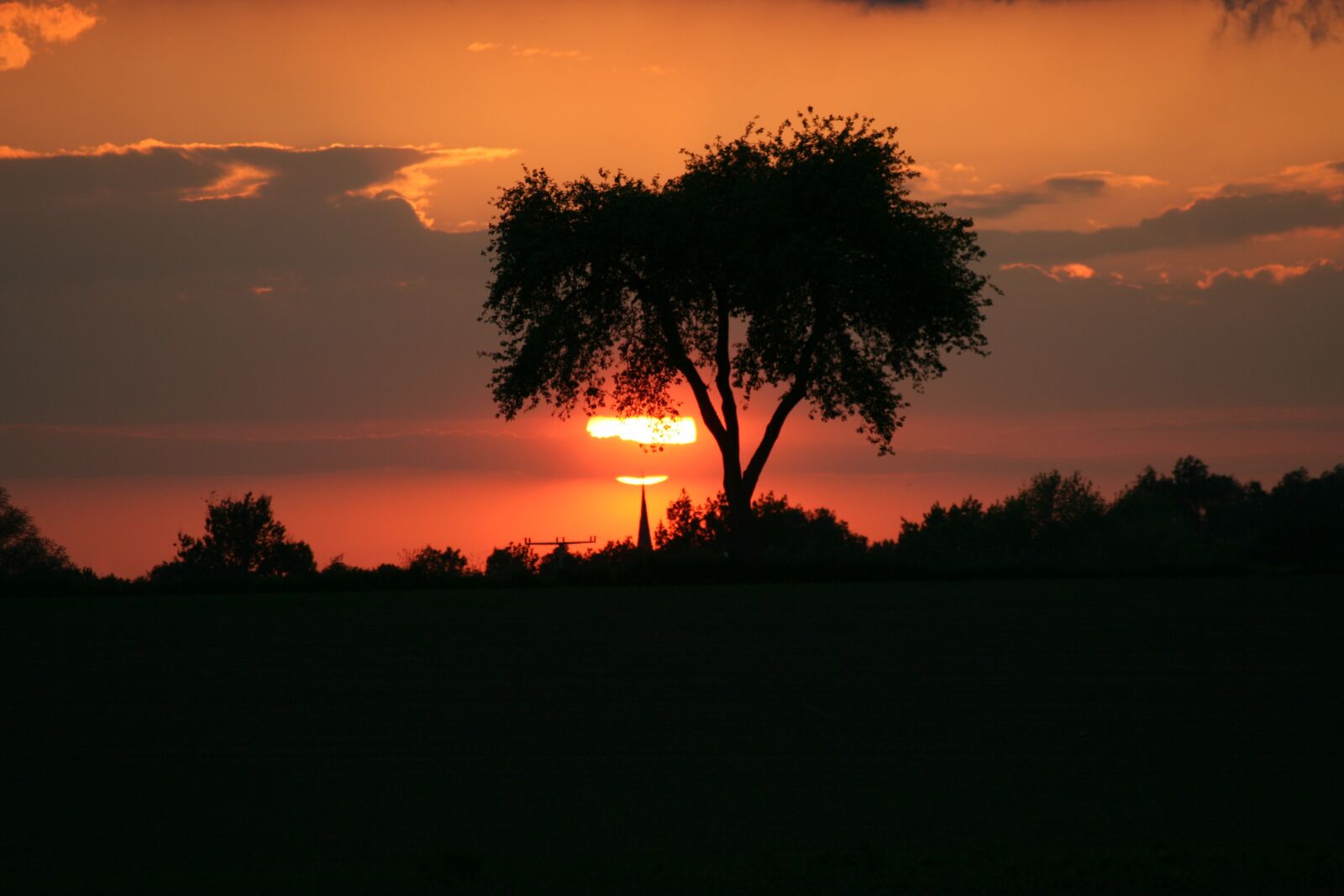 Canon EOS 350D (EOS Digital Rebel XT / EOS Kiss Digital N) sample photo. Evening, sunset, sun photography