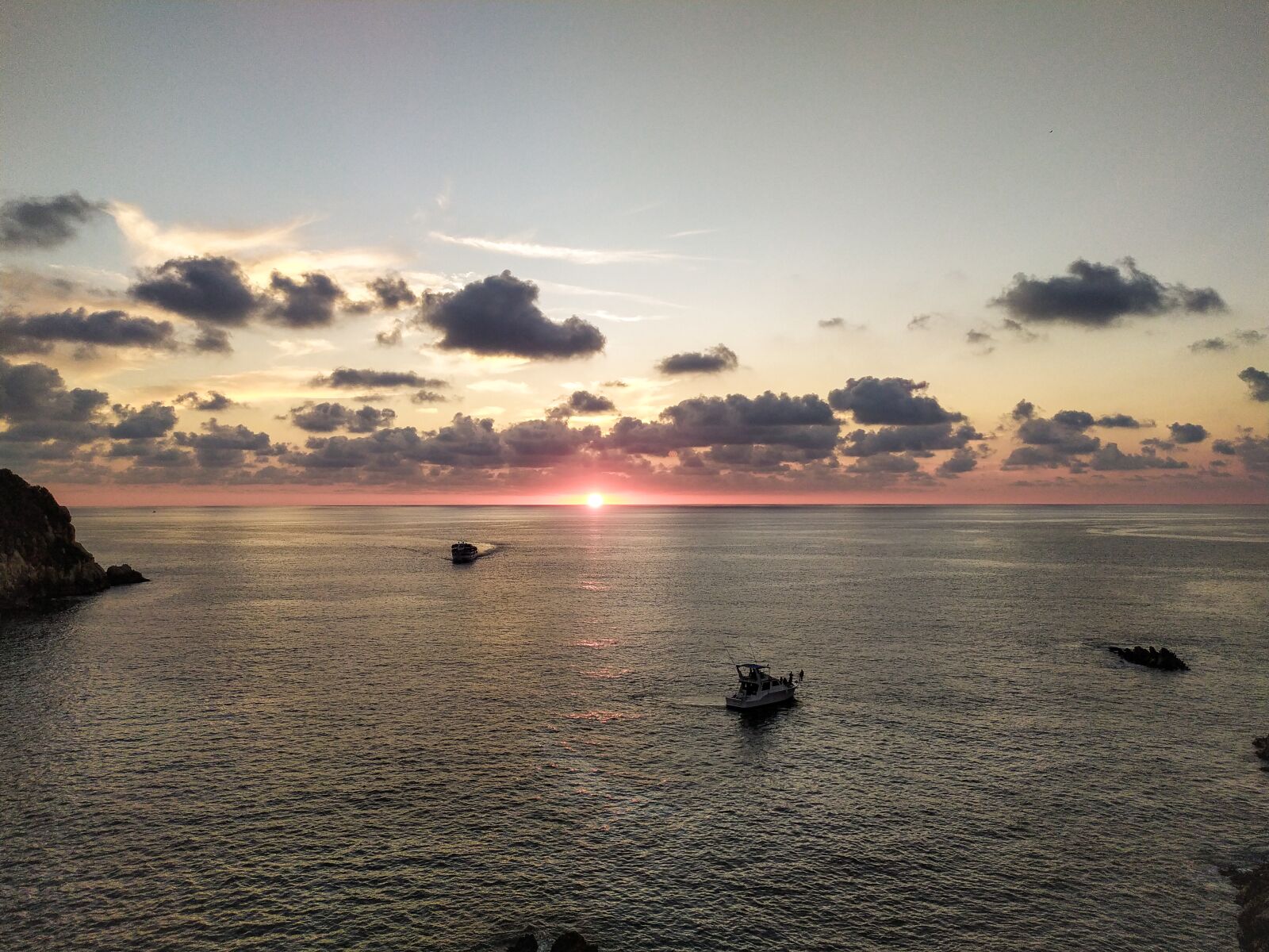 Xiaomi Redmi Note 7 sample photo. Sky, clouds, beach photography