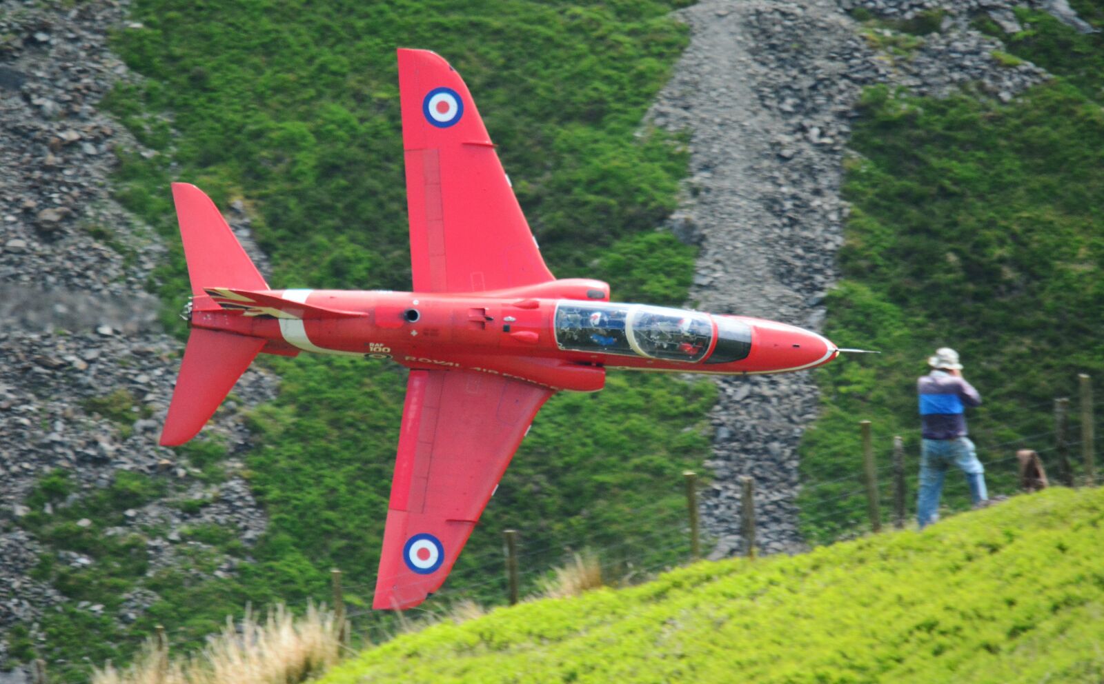 Nikon D7100 sample photo. Plane low level, mach photography