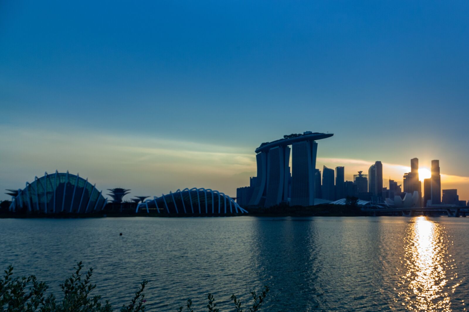 Canon EOS 5D Mark II sample photo. Singapore, skyline, sunset photography