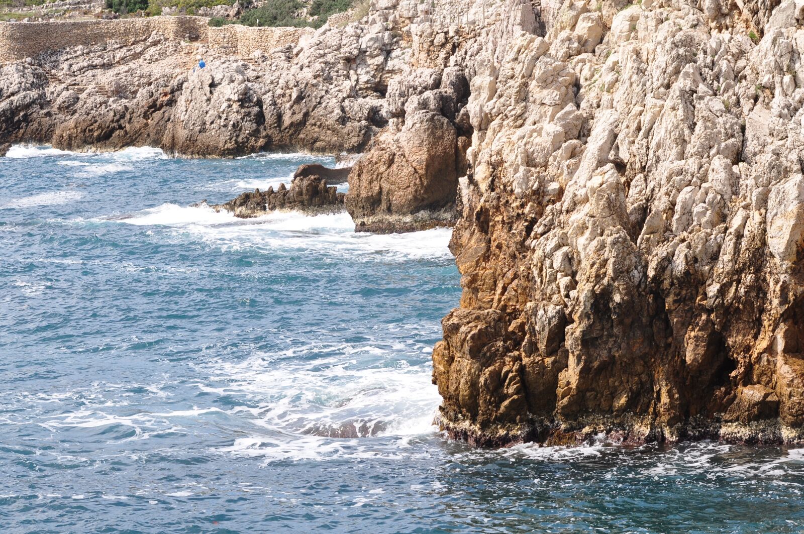 Nikon D90 sample photo. Rough sea, juan les photography