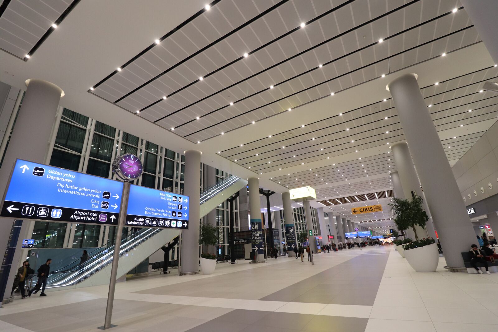 Canon EOS 77D (EOS 9000D / EOS 770D) sample photo. Istanbul, airport, in the photography