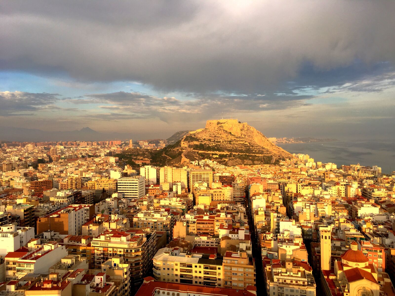 iPhone 6s Plus back camera 4.15mm f/2.2 sample photo. Alicante, spain, mediterranean photography