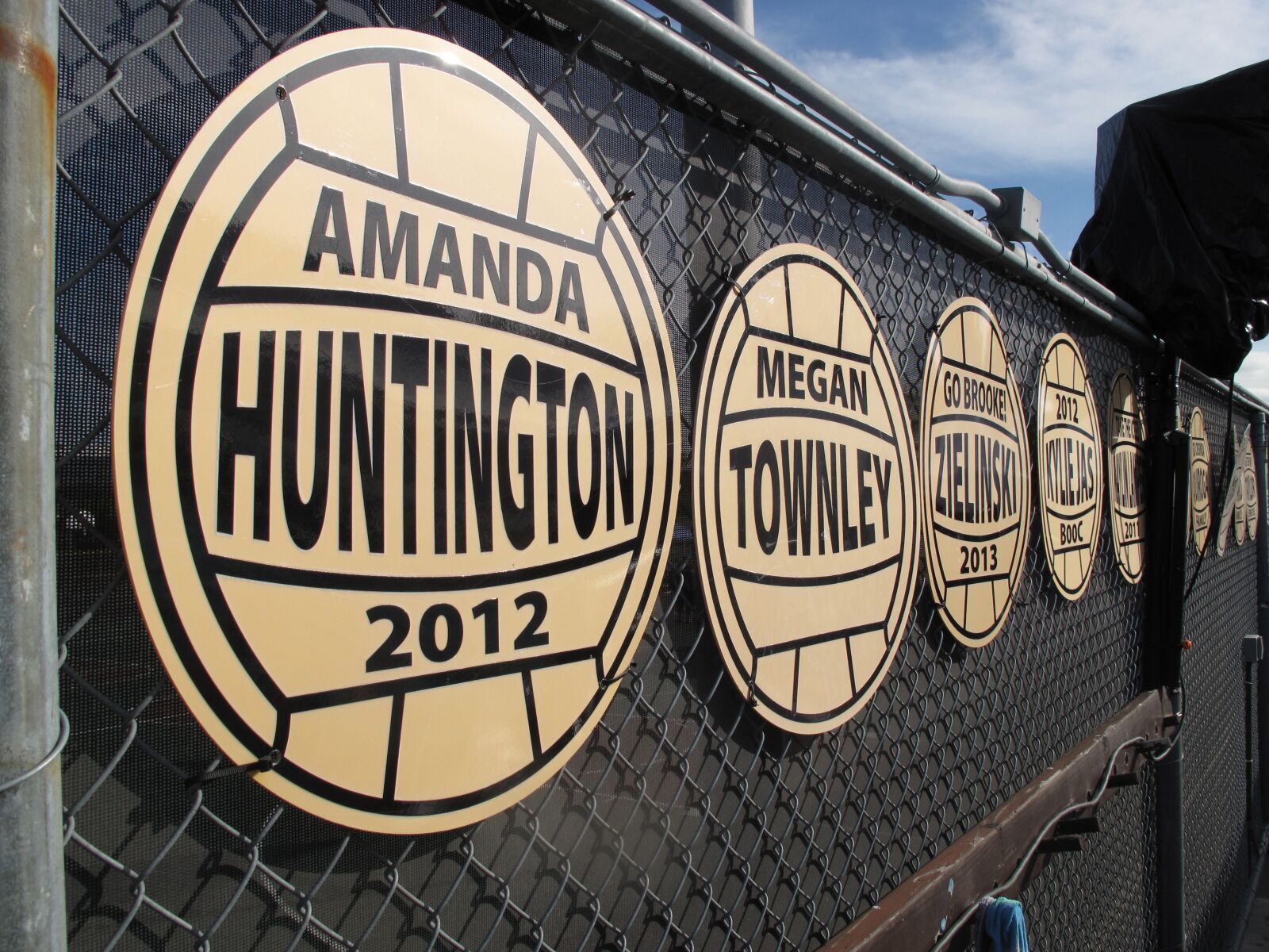 Canon PowerShot G10 sample photo. Medallions, wall signage, awards photography
