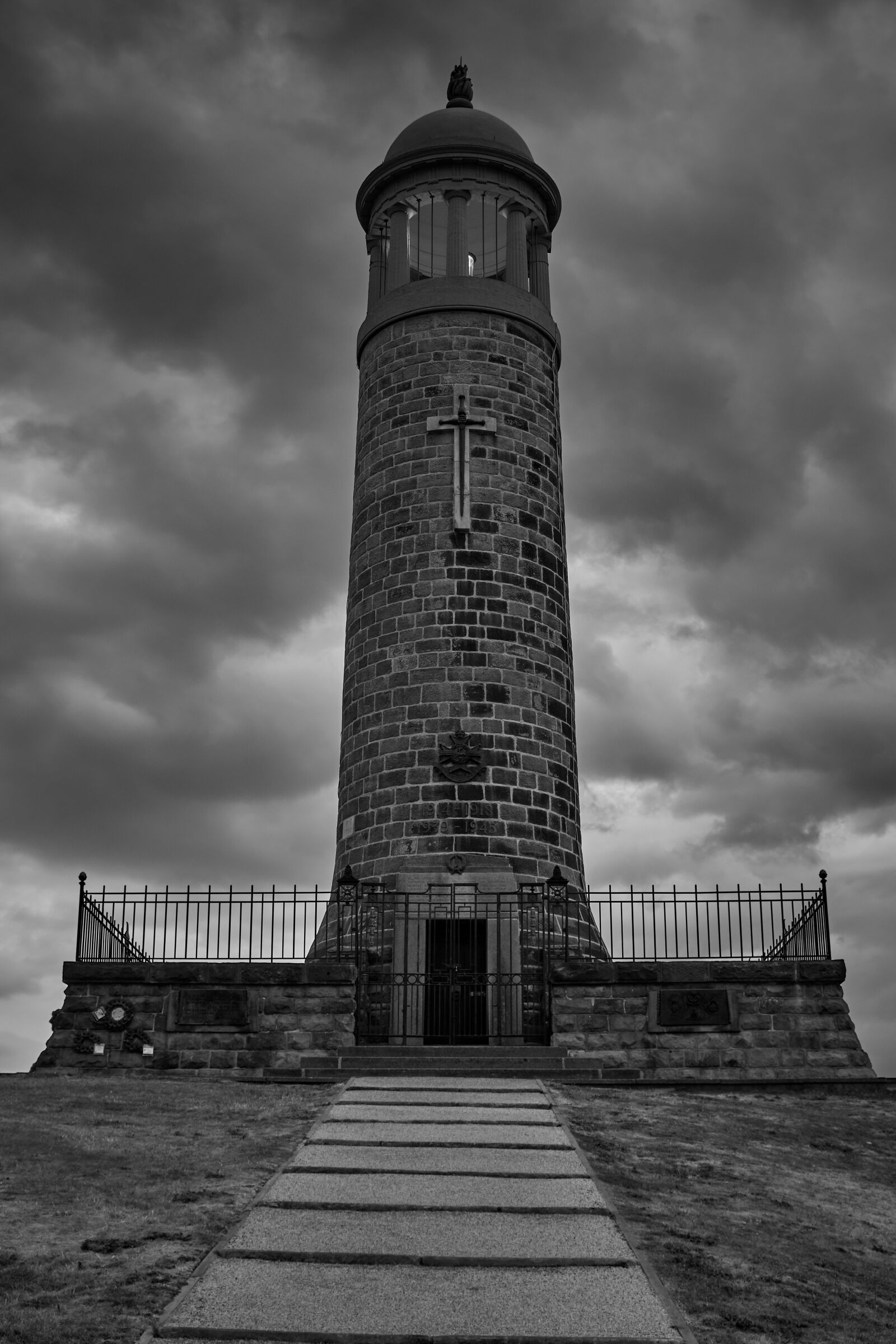 Sony SLT-A68 sample photo. Crich, memorial, b w photography
