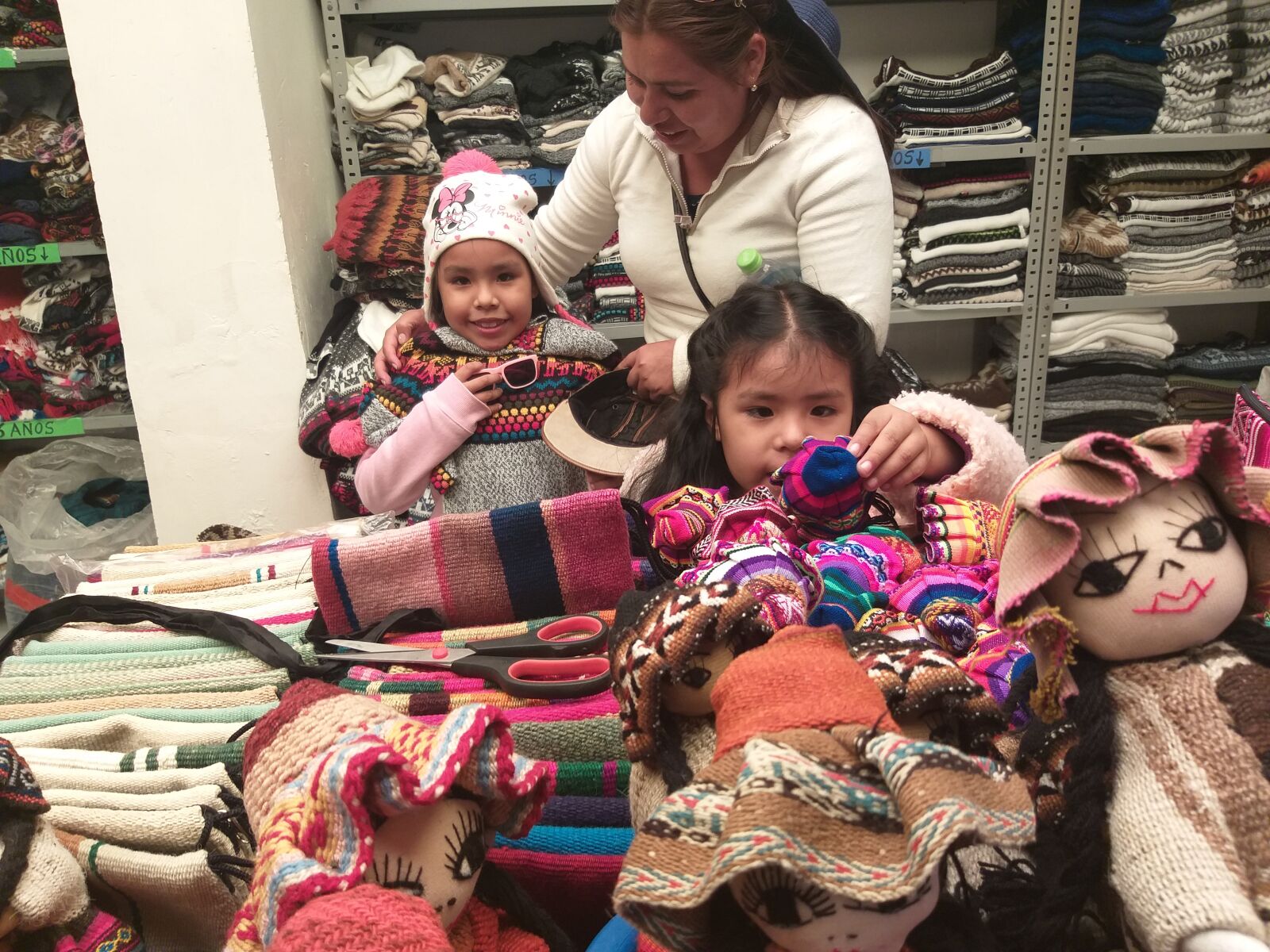 Samsung Galaxy J8 sample photo. Clothes, hembierno, bolivia photography