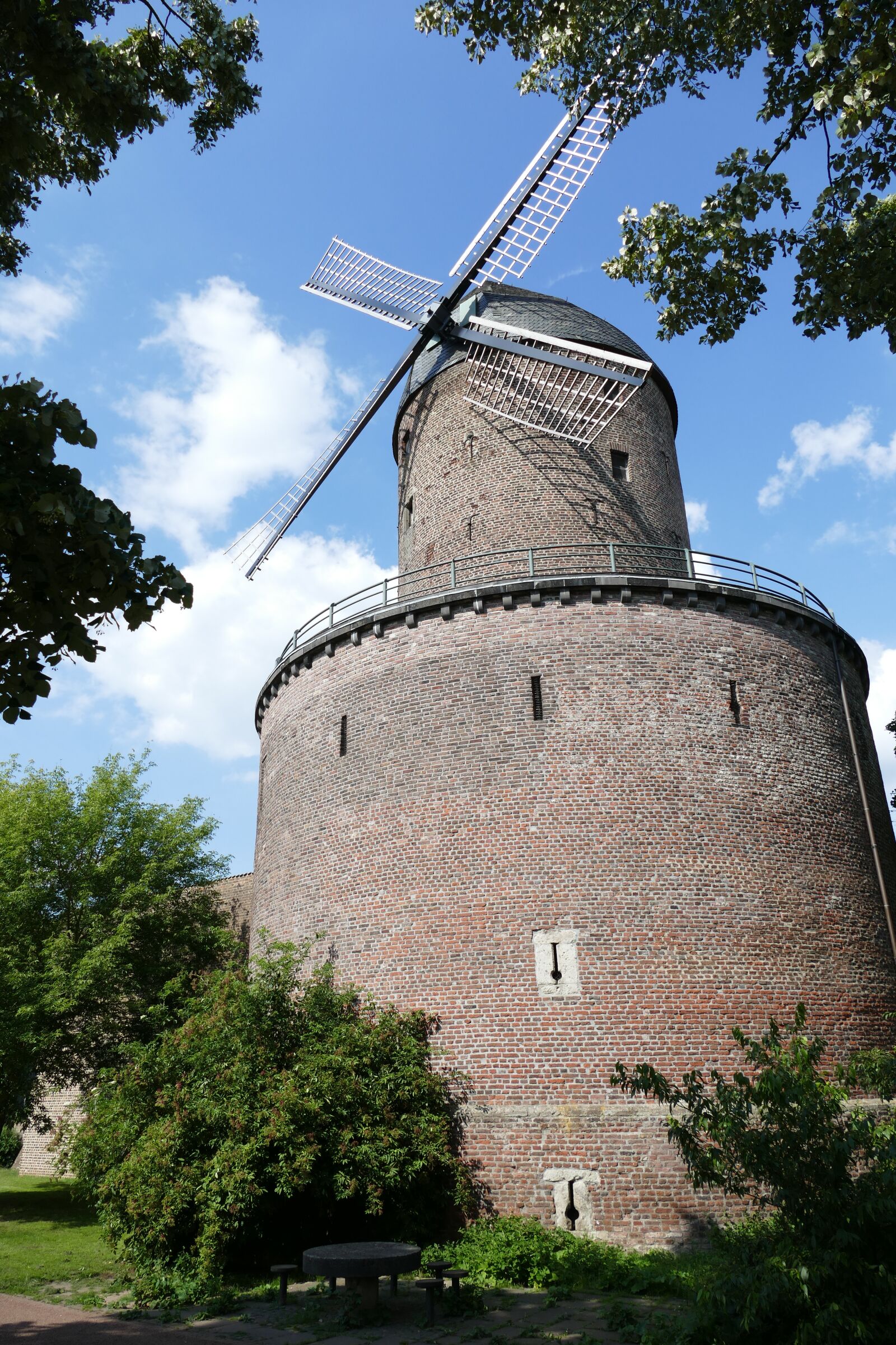 Panasonic Lumix DMC-FZ1000 sample photo. Mill, windmill, energy photography