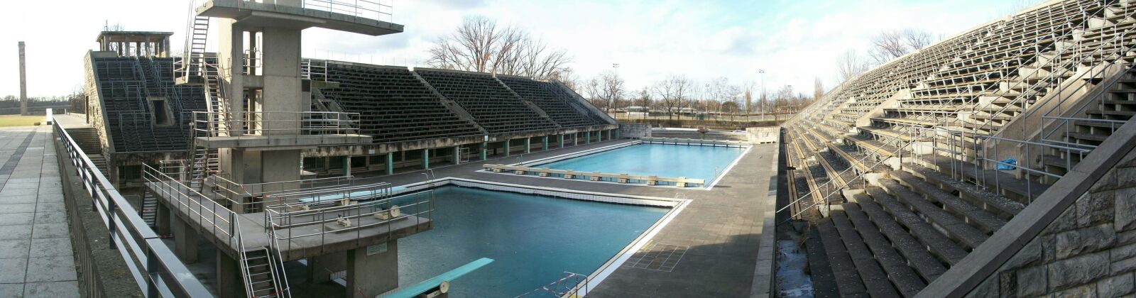 Kodak EASYSHARE M340 DIGITAL CAMERA sample photo. Swimming pool, berlin, bench photography