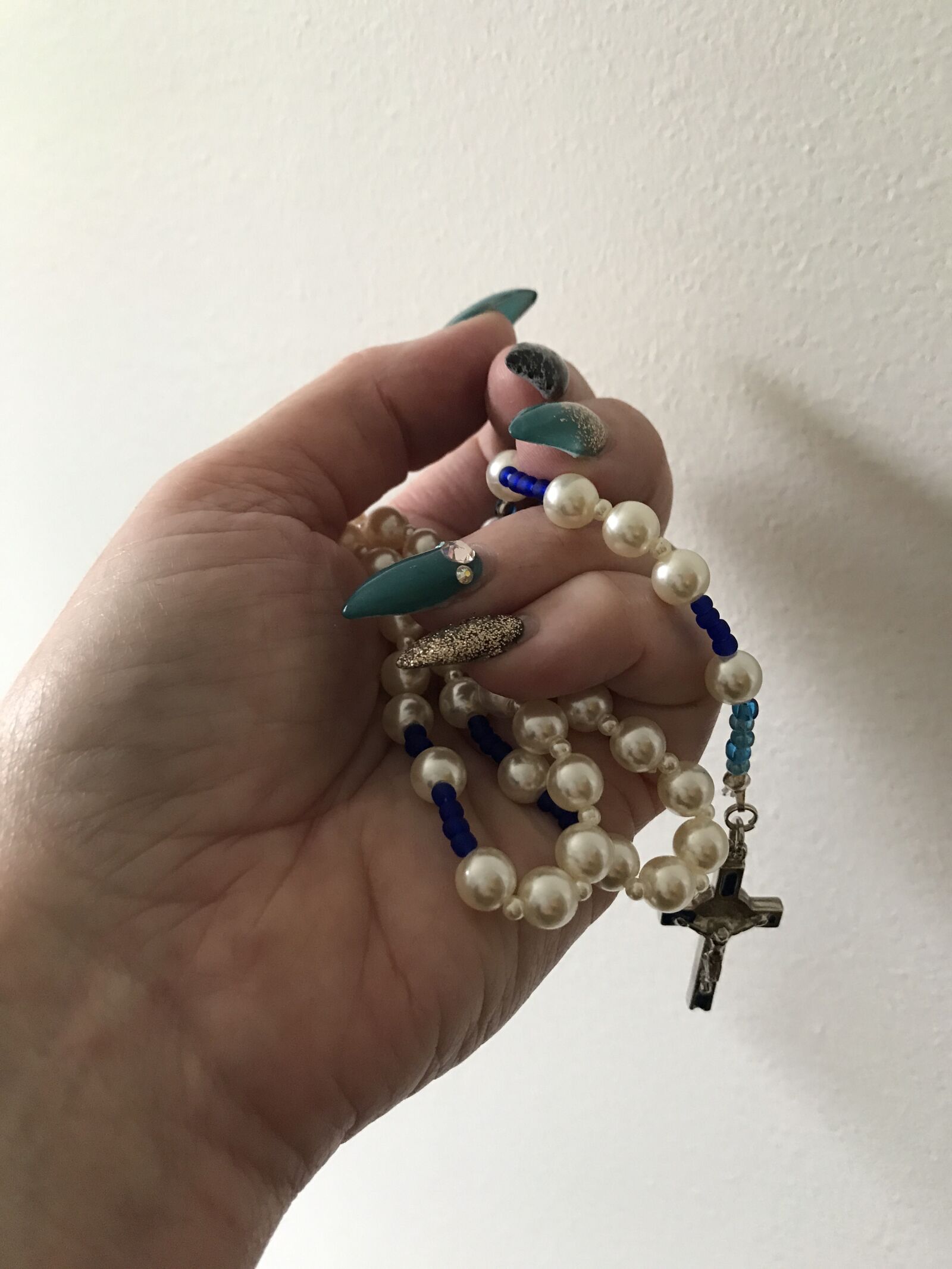 Apple iPhone 7 Plus sample photo. The rosary, prayer, hand photography