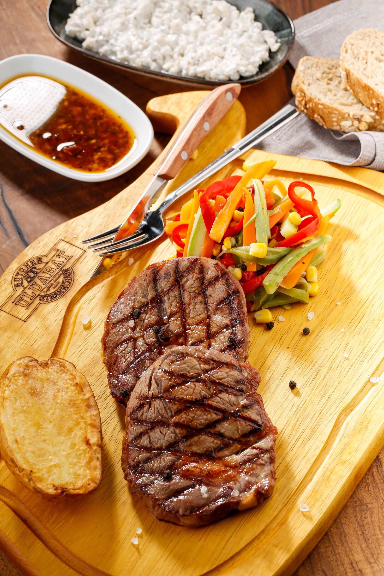 Canon EF 100mm F2.8L Macro IS USM sample photo. Food, steak, meat photography